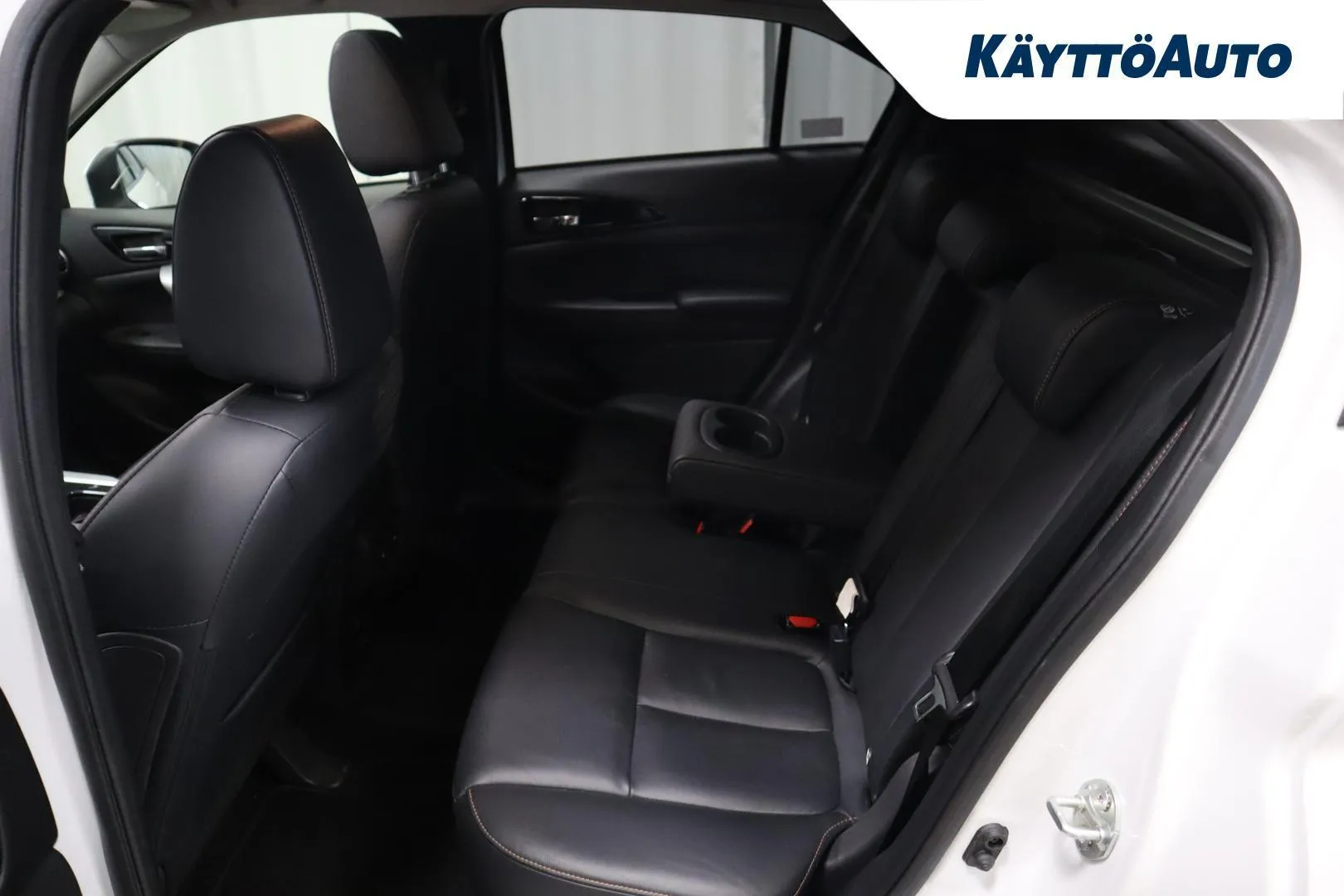 Mitsubishi Eclipse Cross OXS-963 carousel image