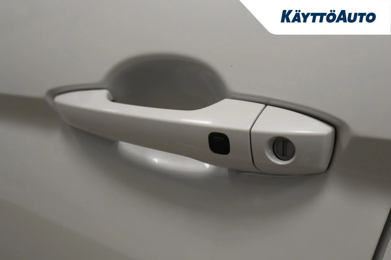 Mitsubishi Eclipse Cross OXS-963 carousel image