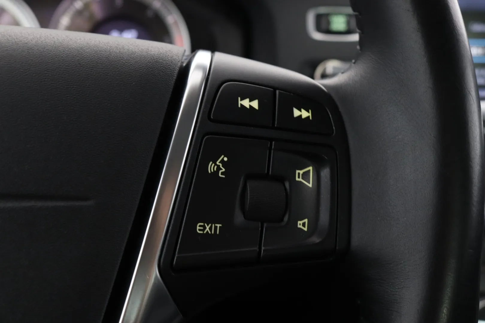 Volvo S60 SNT-832 carousel image