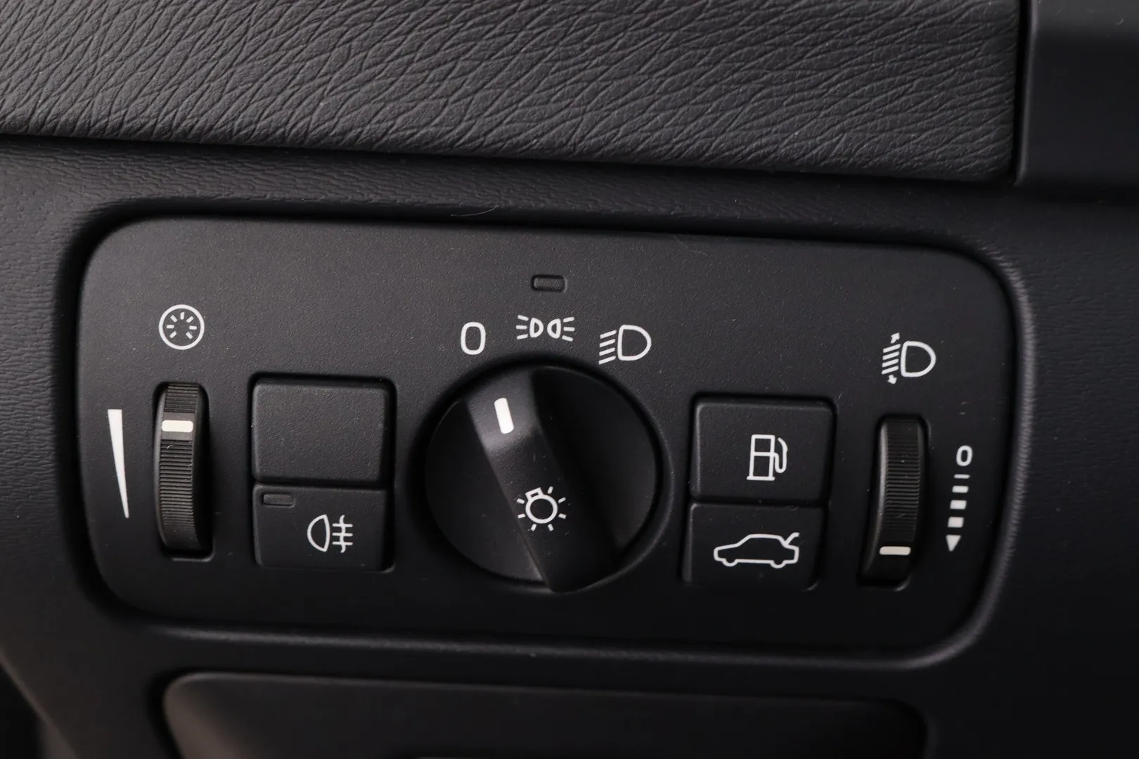 Volvo S60 SNT-832 carousel image