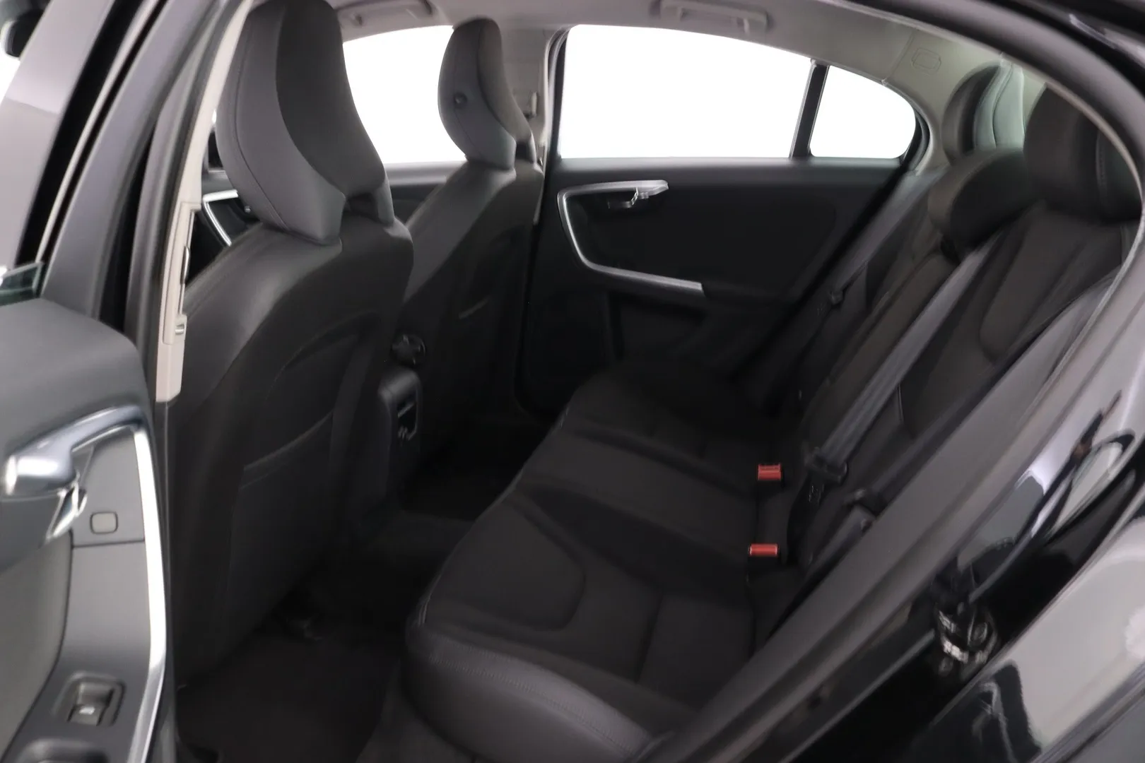 Volvo S60 SNT-832 carousel image