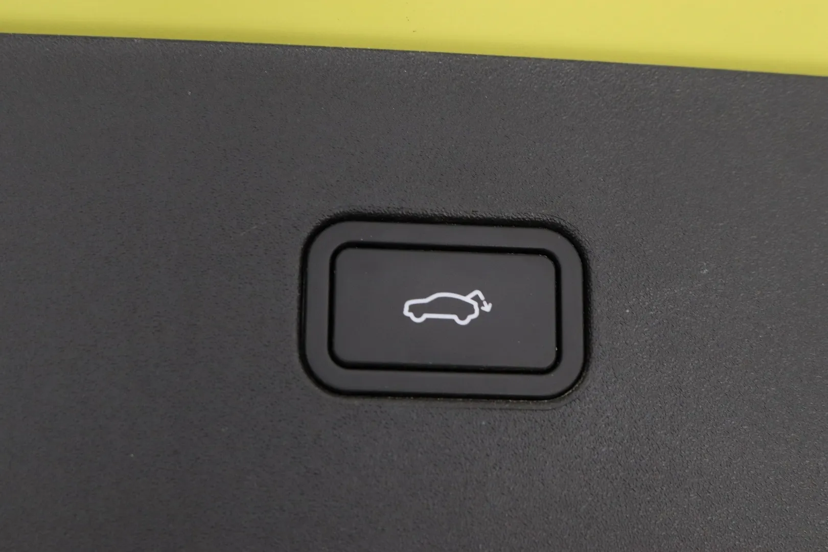 Volvo EX30 IST-142 carousel image