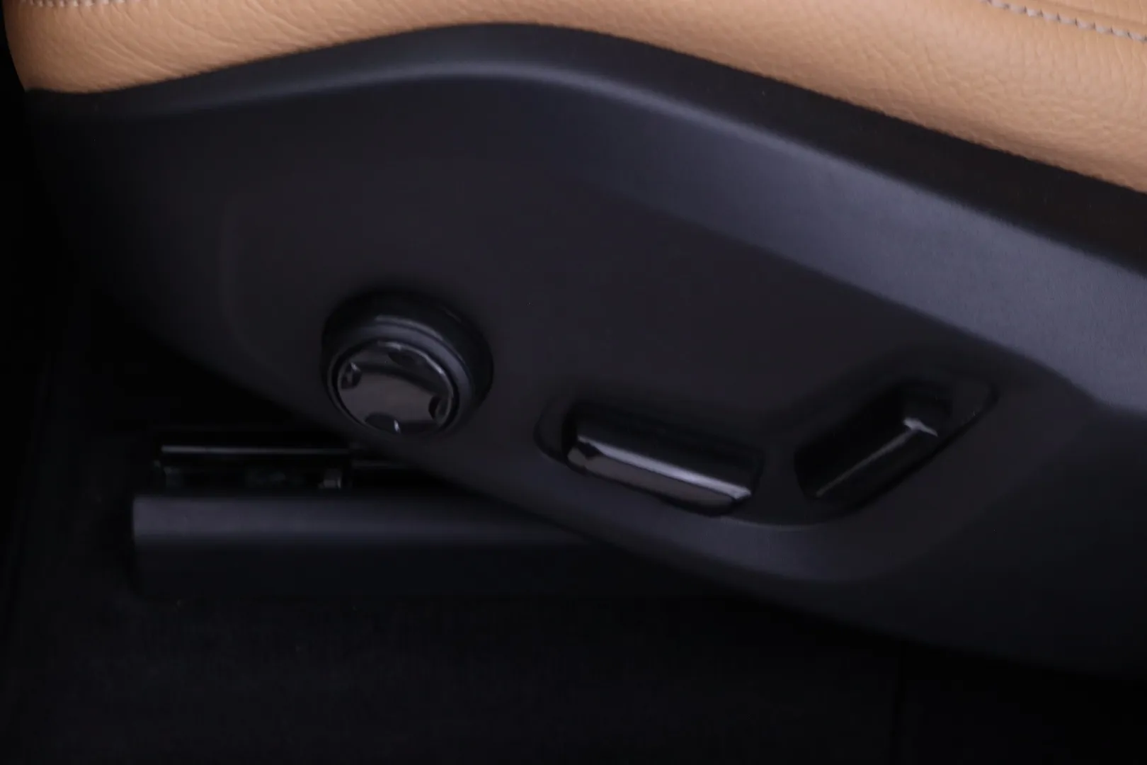 Volvo XC60 JKX-860 carousel image