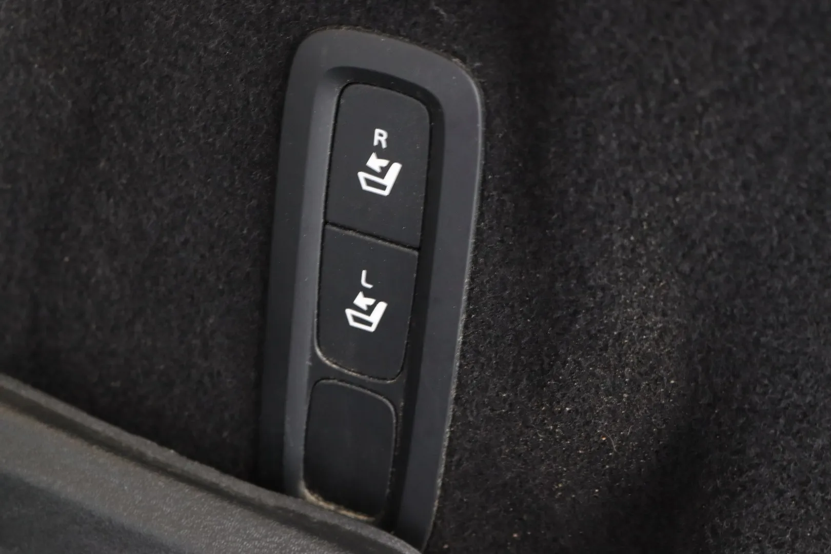 Volvo XC60 JKX-860 carousel image