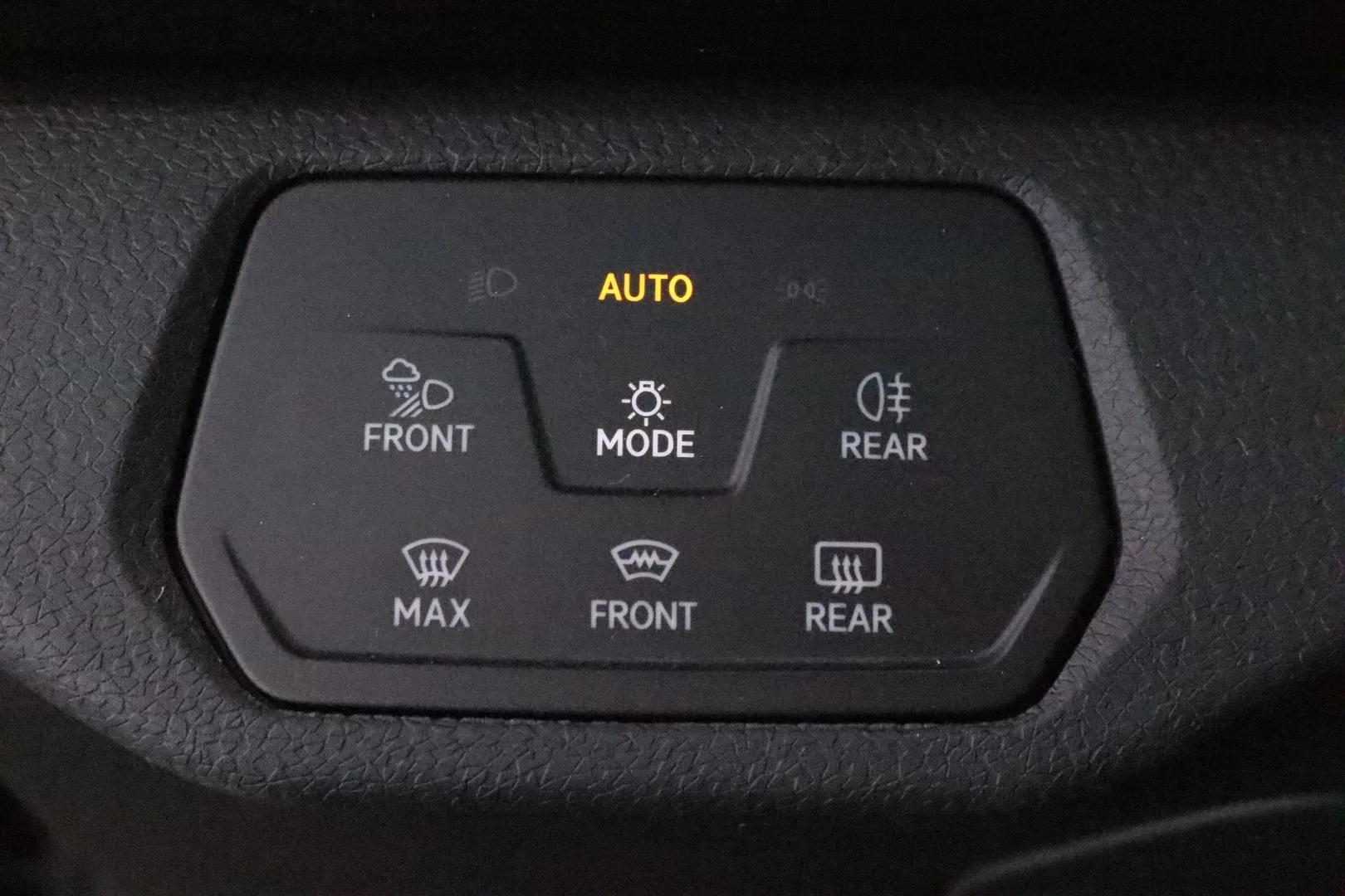 Volkswagen ID.4 ZPZ-843 carousel image