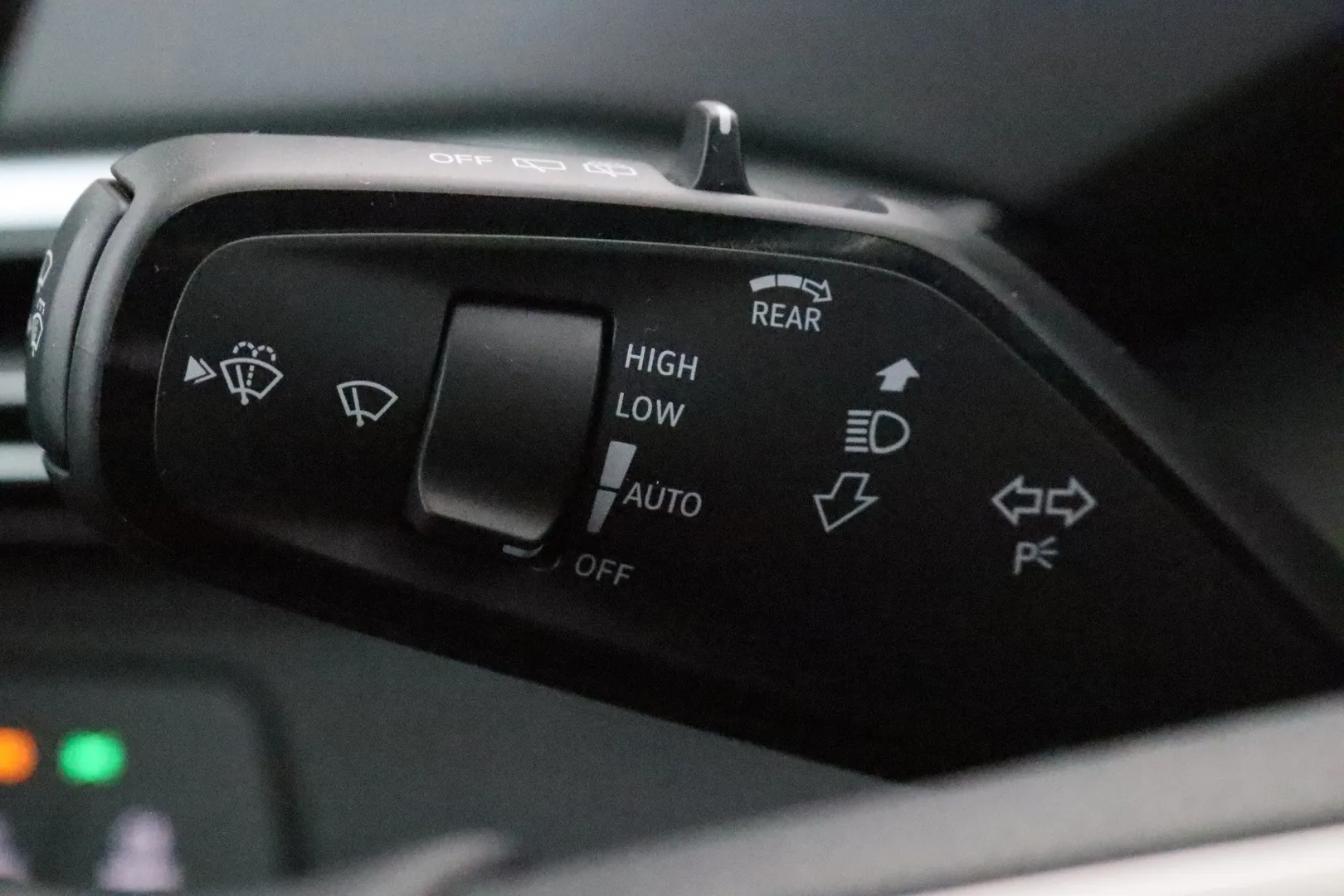 Volkswagen ID.4 ZPZ-843 carousel image