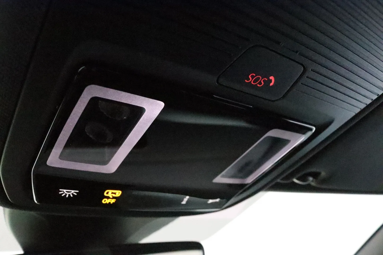 Volkswagen ID.4 ZPZ-843 carousel image