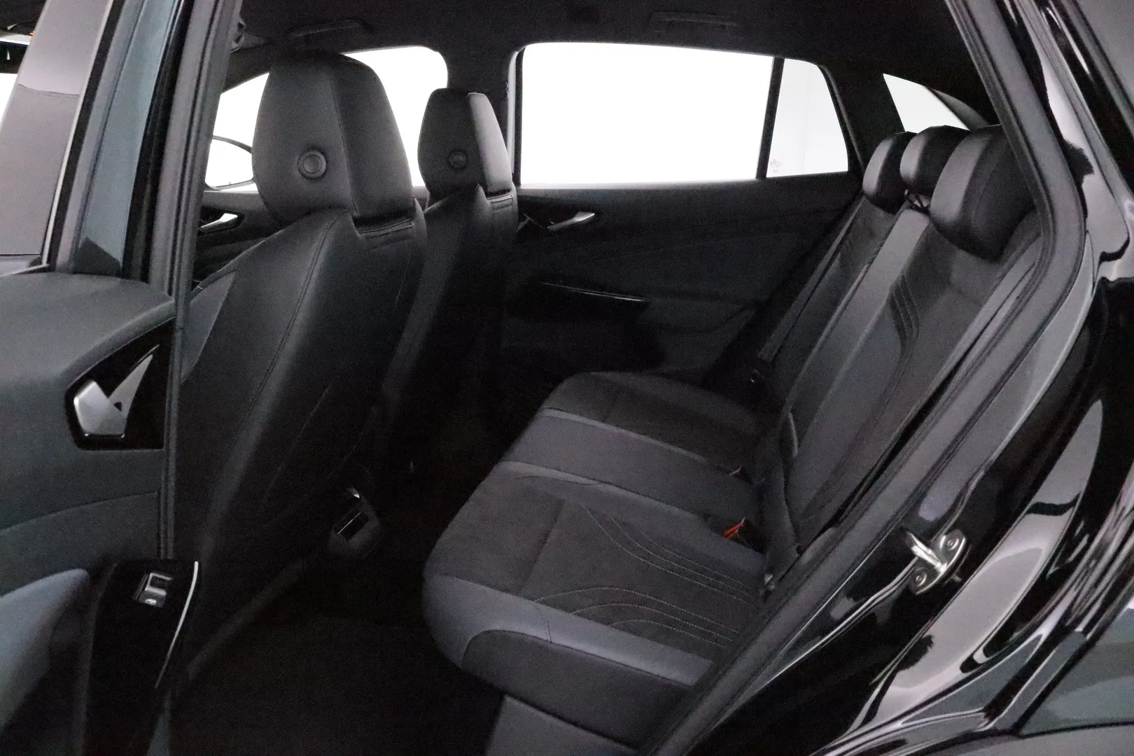 Volkswagen ID.4 ZPZ-843 carousel image