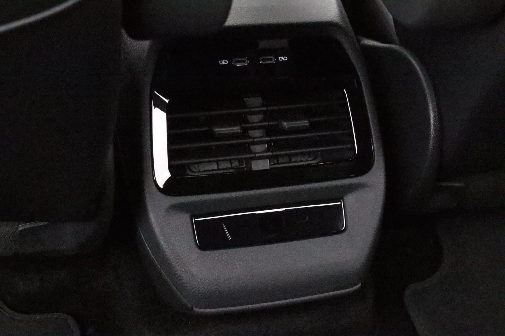 Volkswagen ID.4 ZPZ-843 carousel image