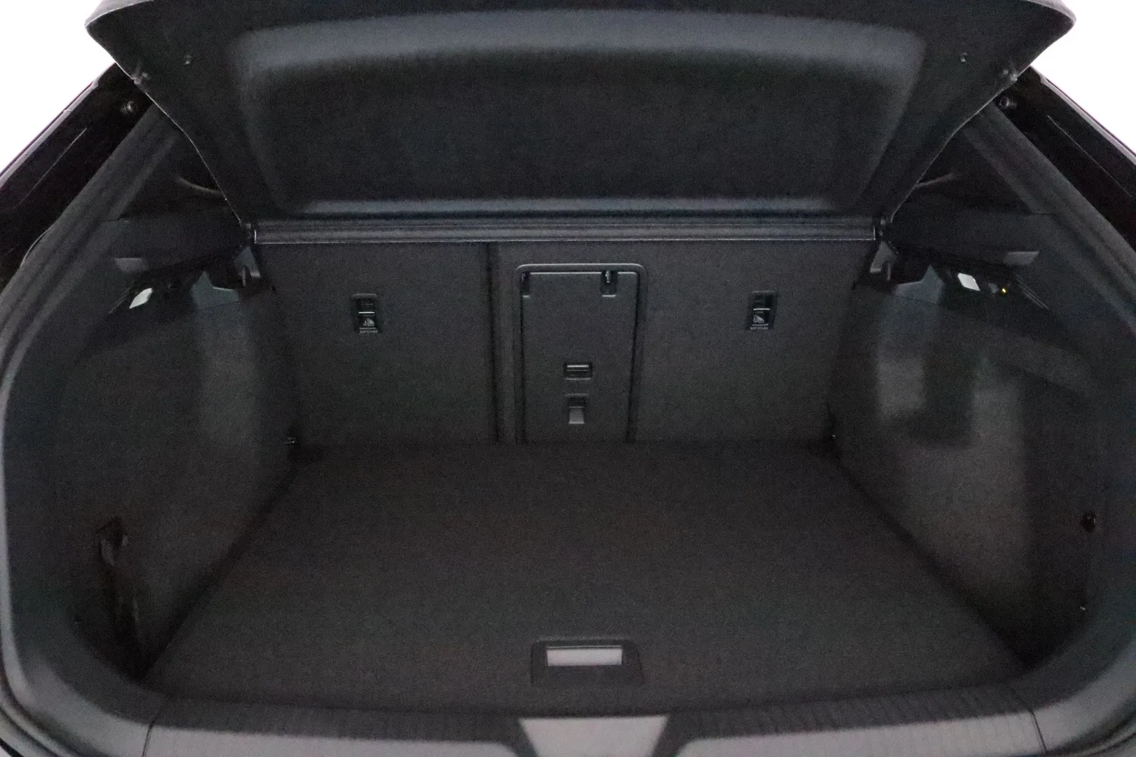 Volkswagen ID.4 ZPZ-843 carousel image