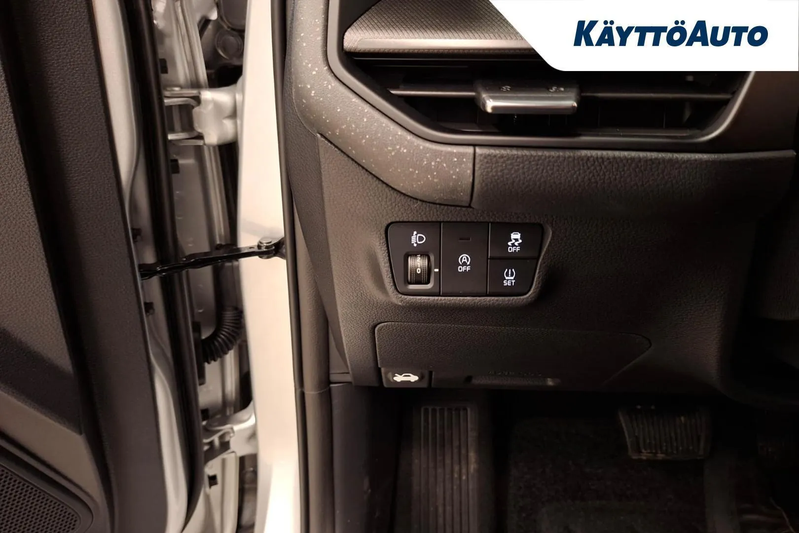 KIA STONIC MRR-313 carousel image