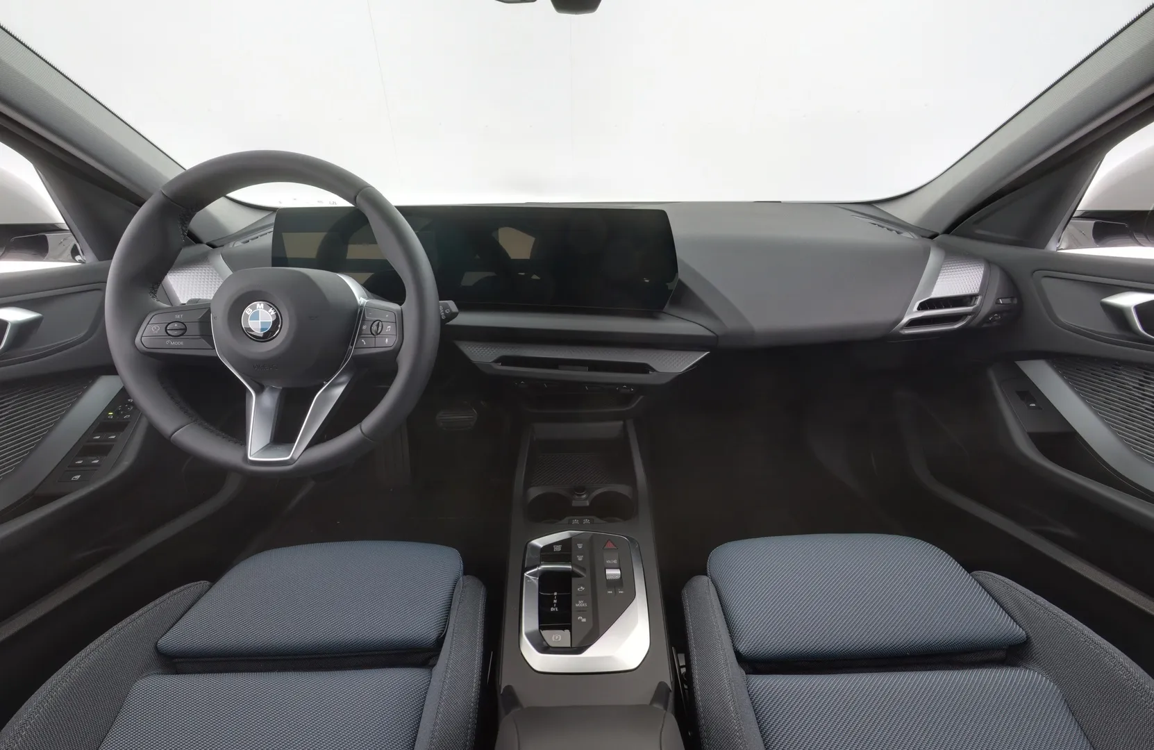 BMW 120 ZPX-185 carousel image