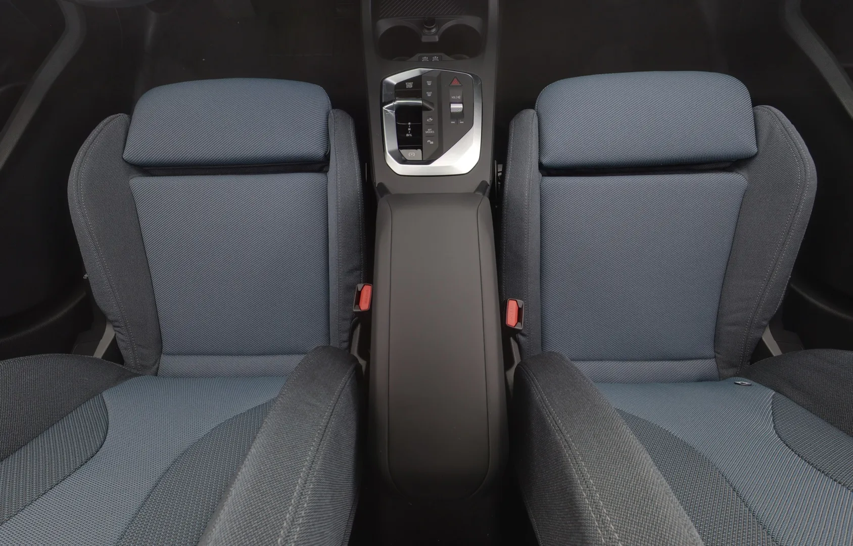 BMW 120 ZPX-185 carousel image