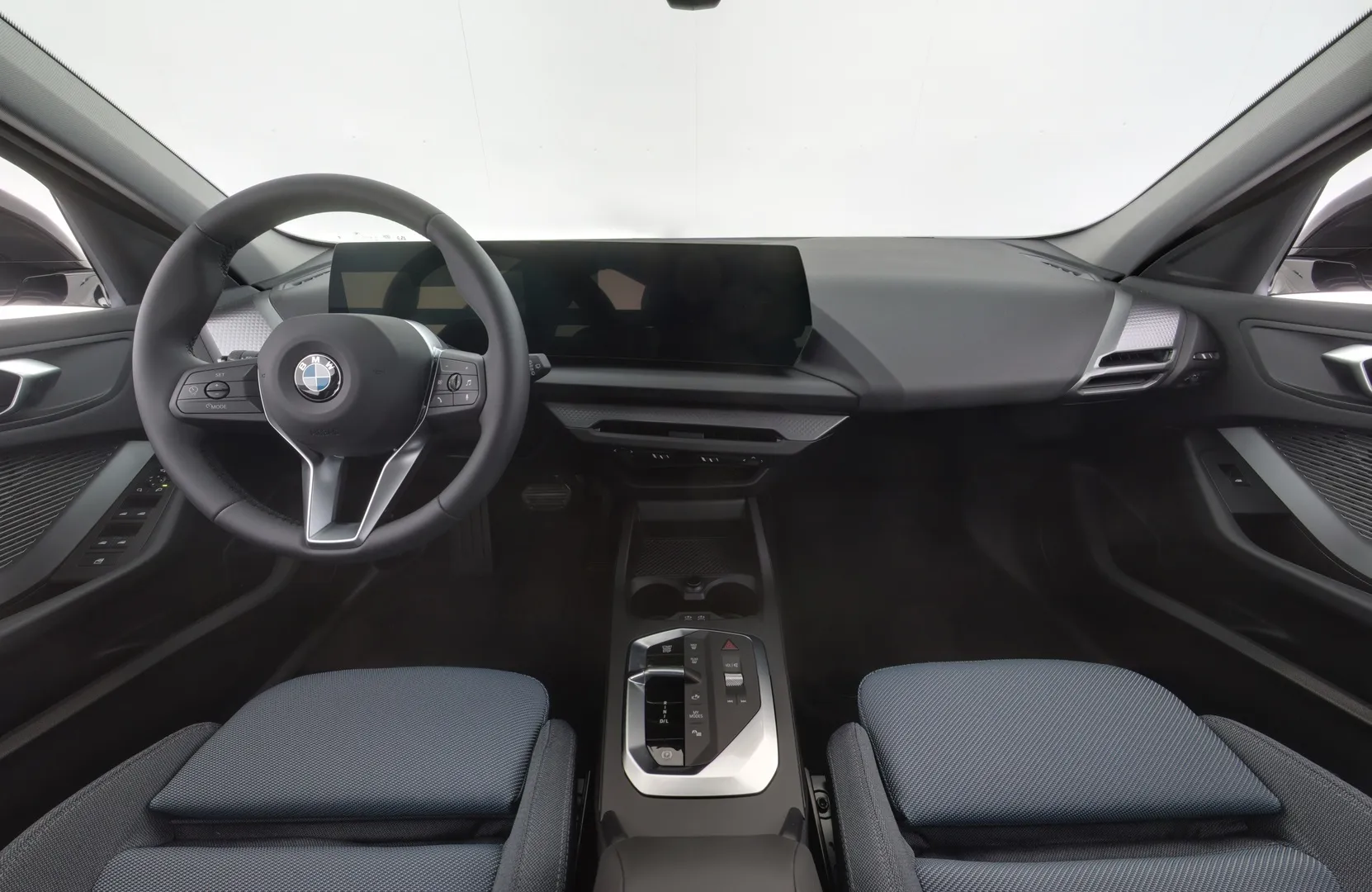 BMW 120 ZPX-675 carousel image