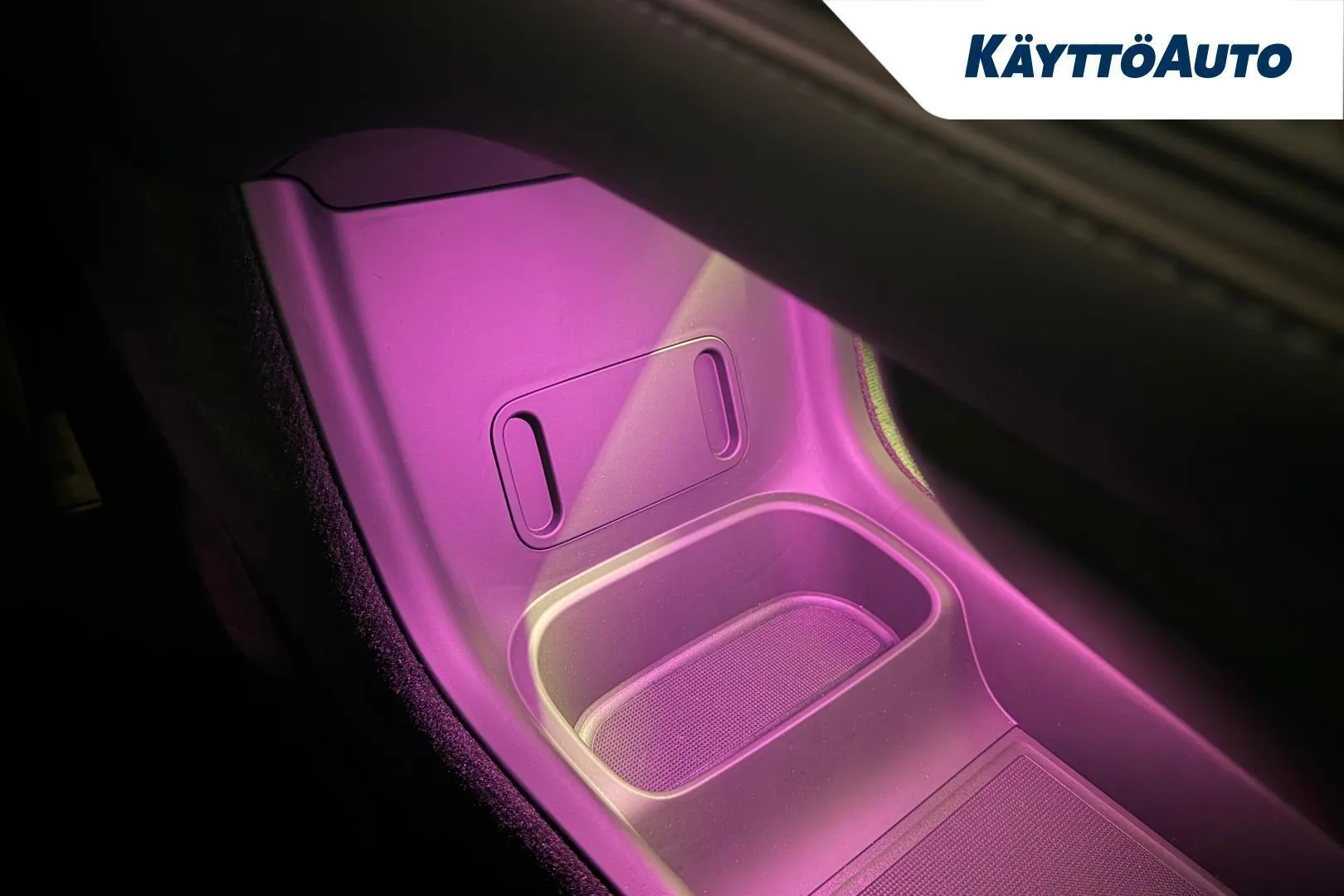 Polestar 4 XTT-699 carousel image