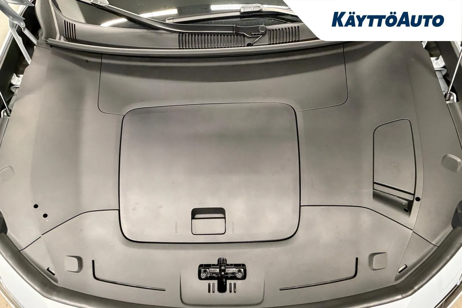 Polestar 4 XTT-699 carousel image