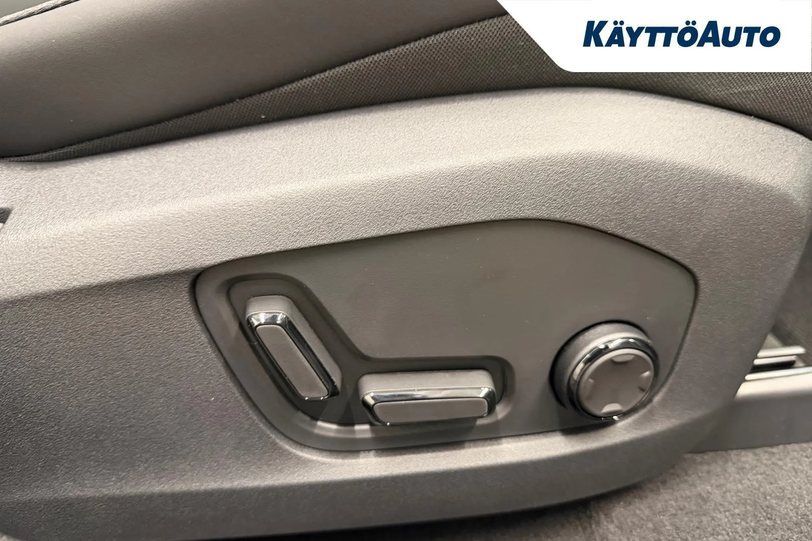 Polestar 4 XTT-699 carousel image