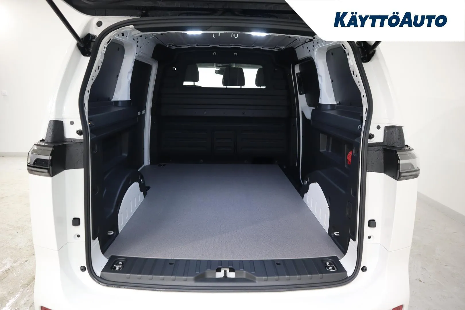 Volkswagen ID. Buzz ZRA-368 carousel image