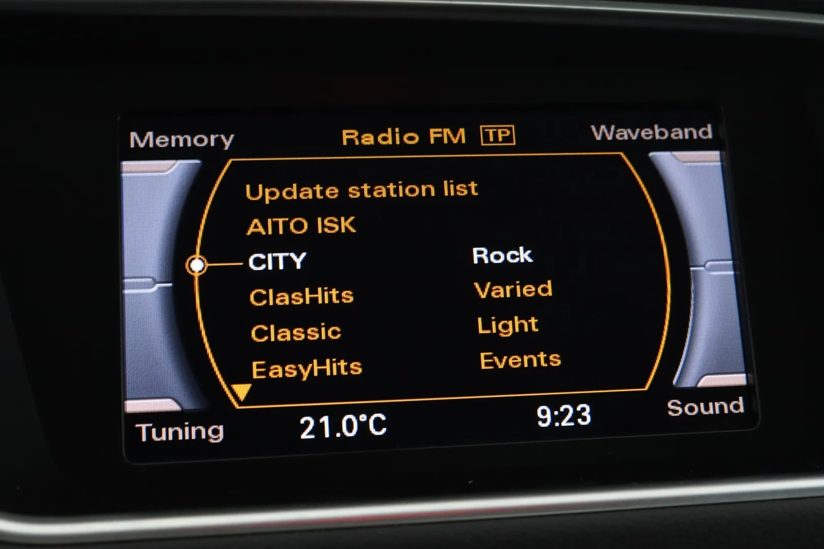 Audi Q5 CIY-746 carousel image