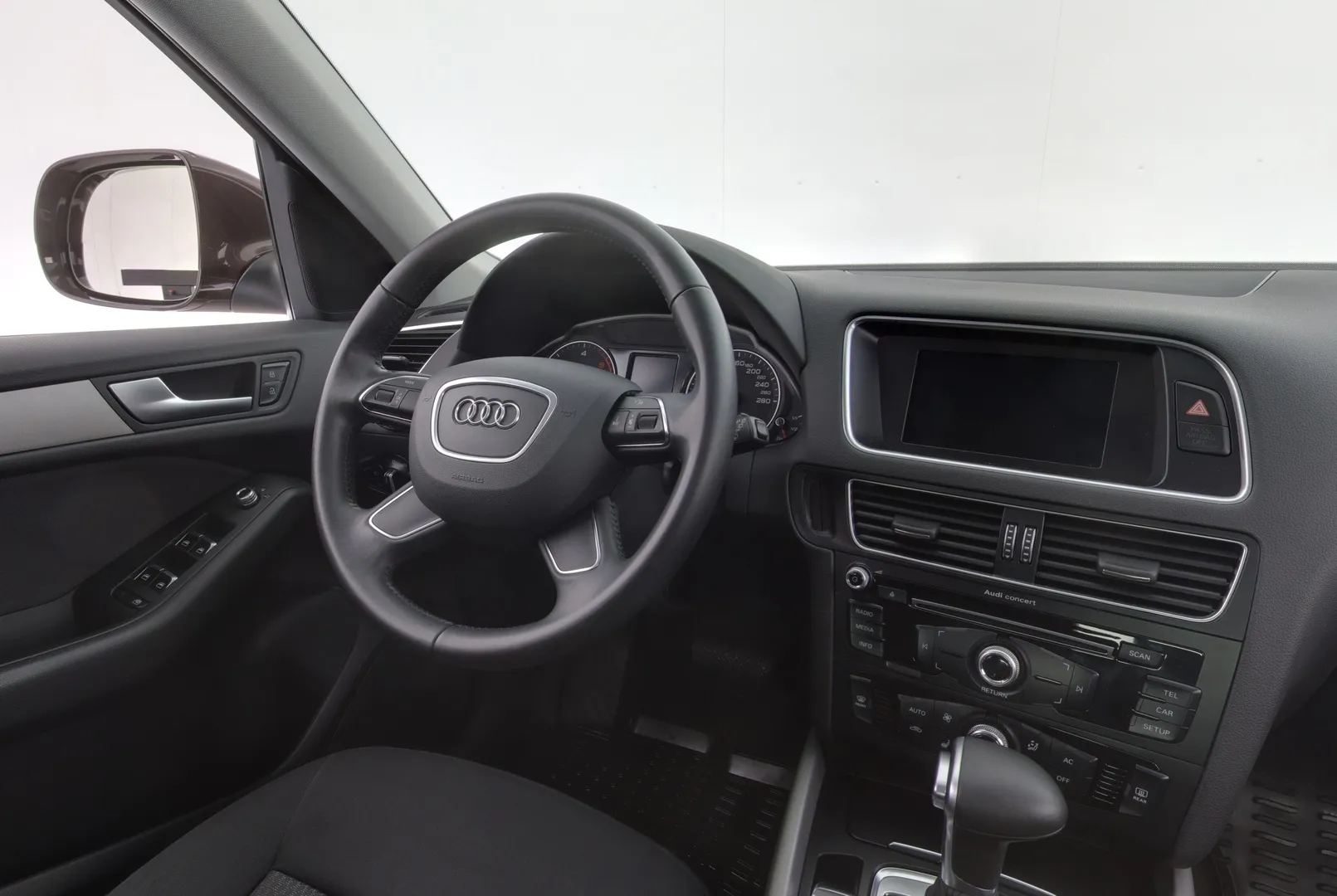 Audi Q5 CIY-746 carousel image