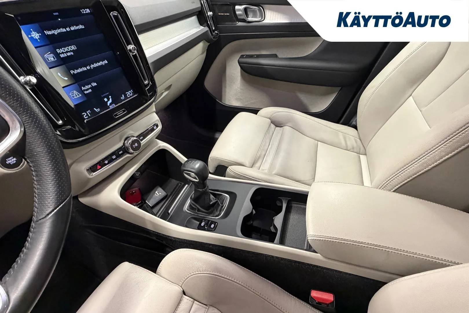 Volvo XC40 BVB-661 carousel image