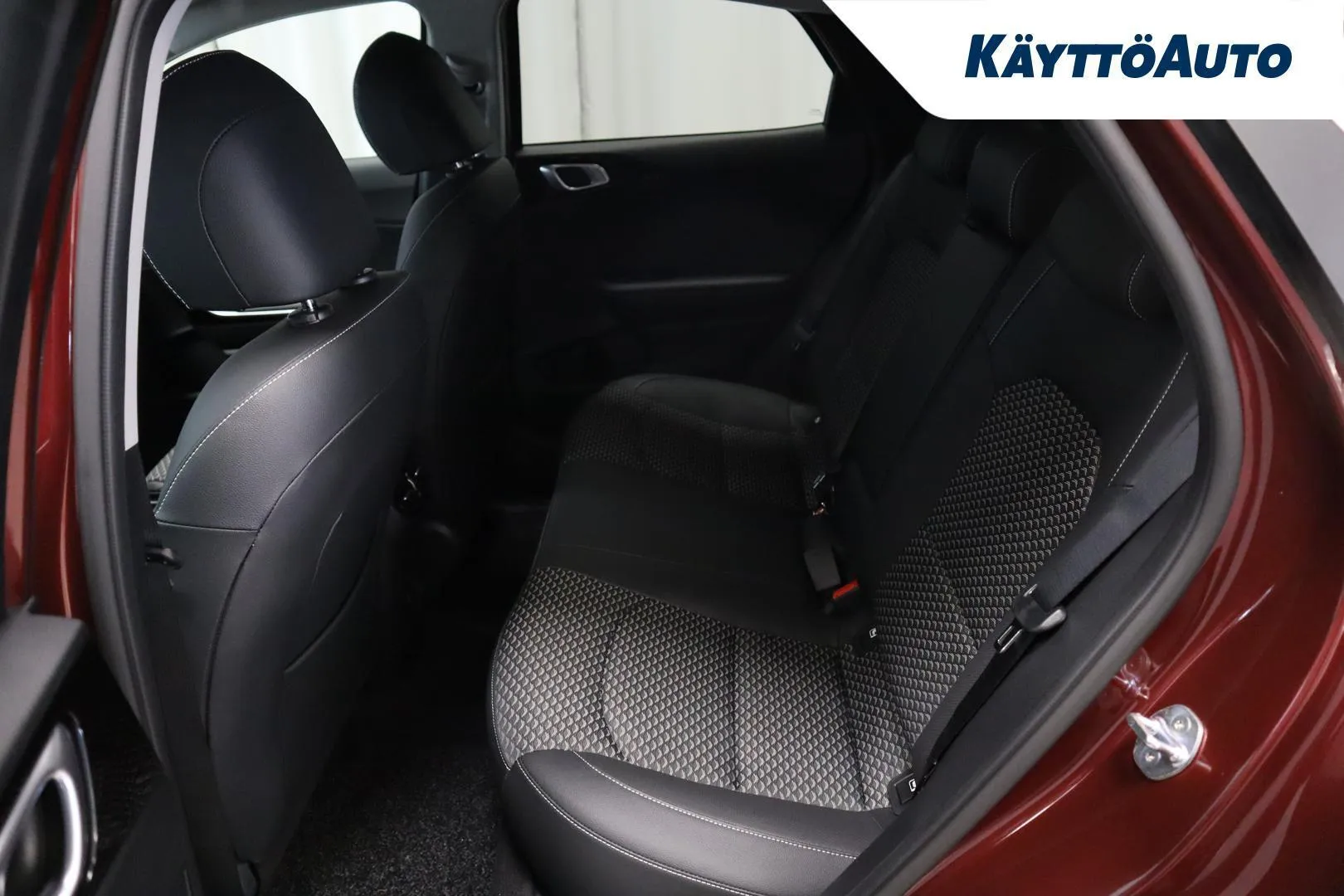 Kia XCeed YMJ-518 carousel image