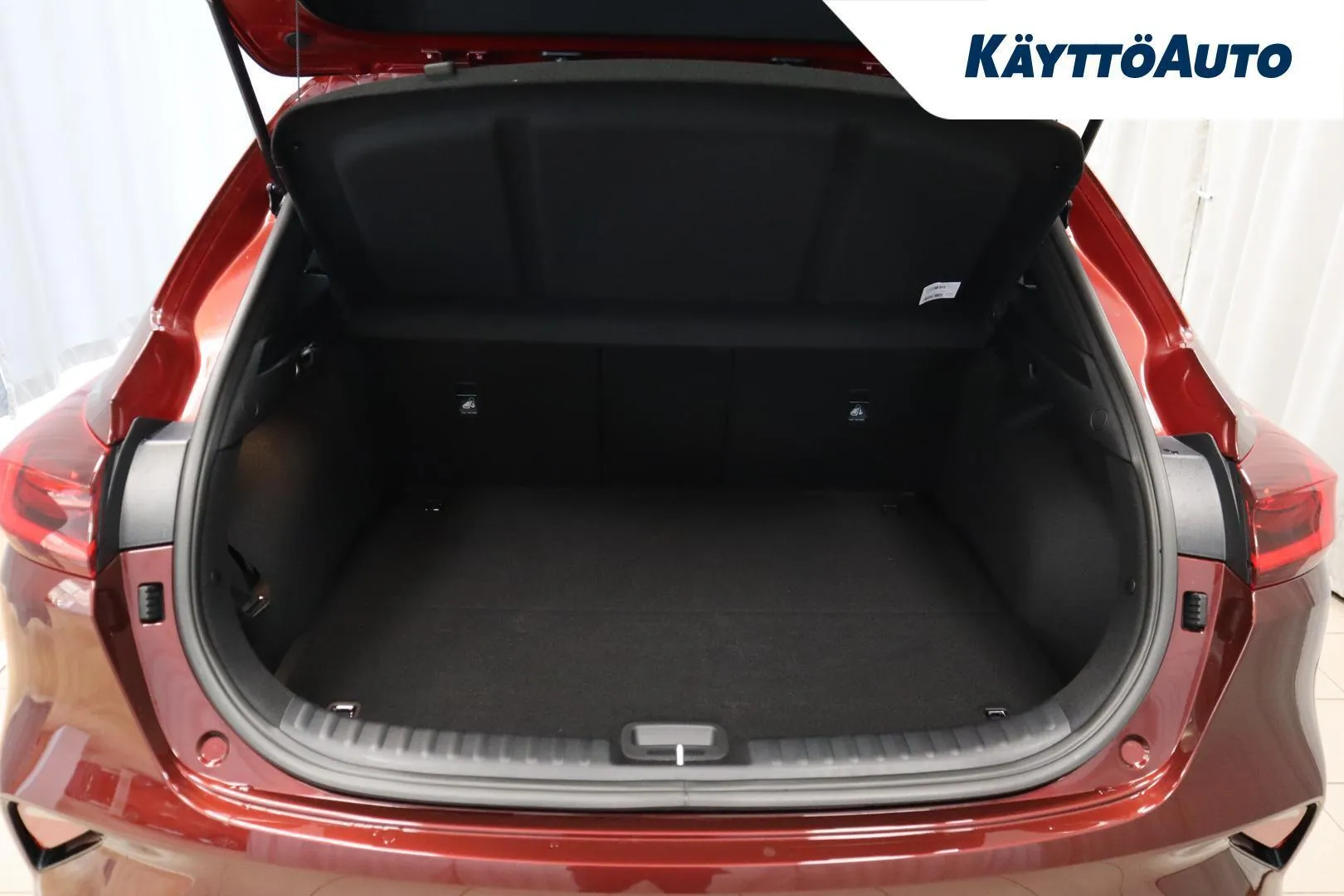 Kia XCeed YMJ-518 carousel image