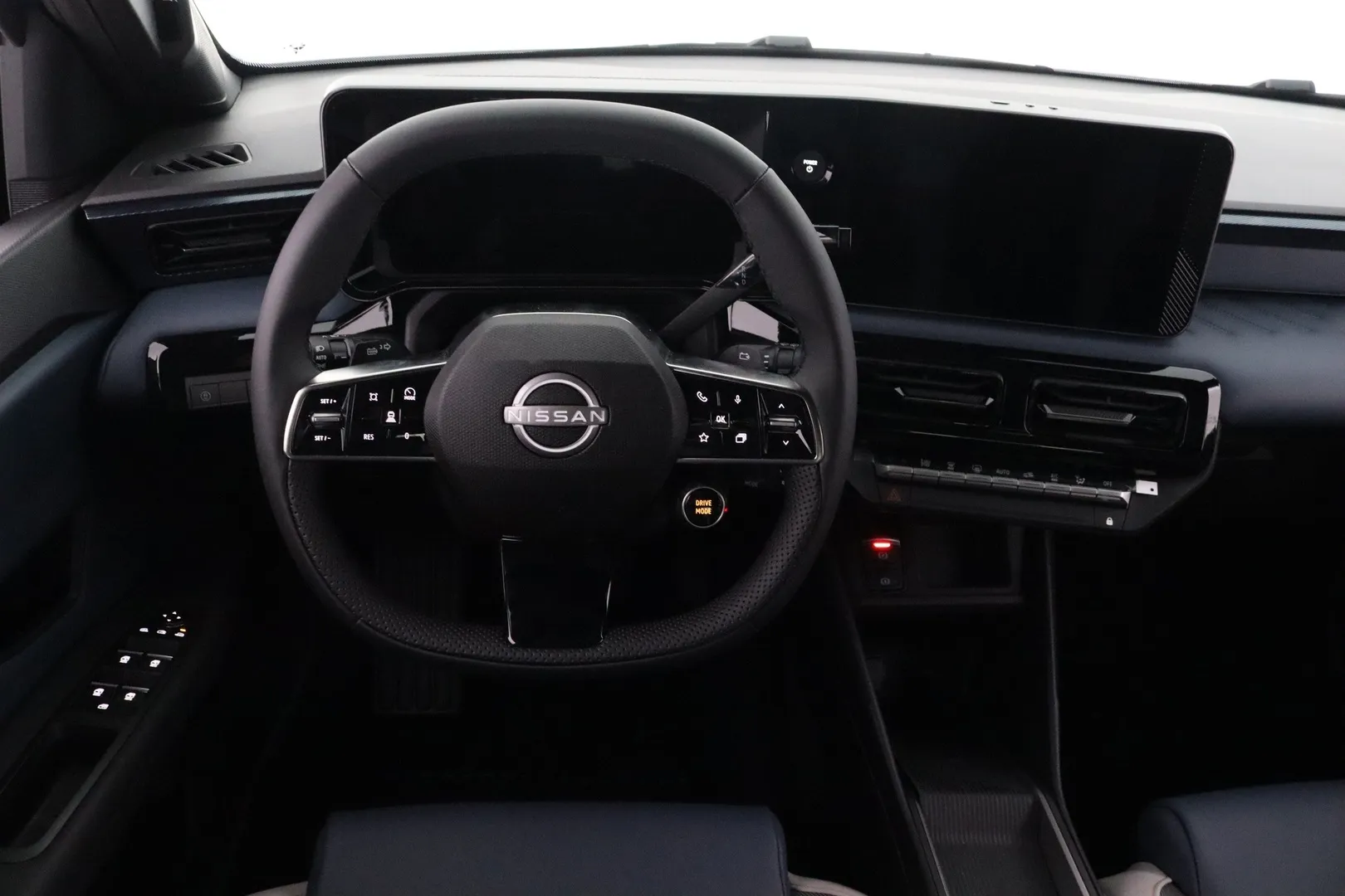 Nissan Micra XTJ-142 carousel image