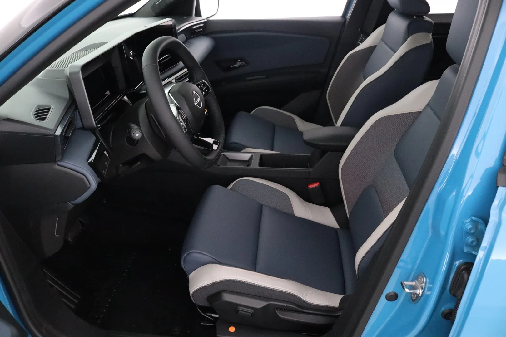 Nissan Micra XTJ-142 carousel image