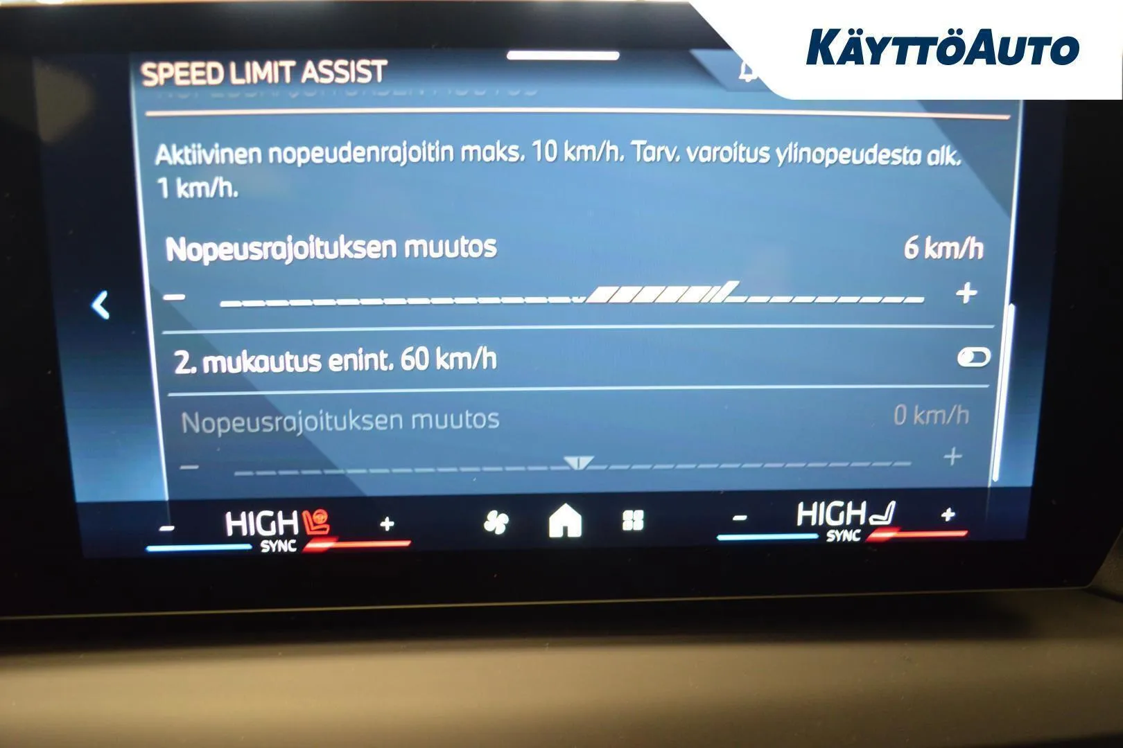 BMW 120 ZPX-674 carousel image