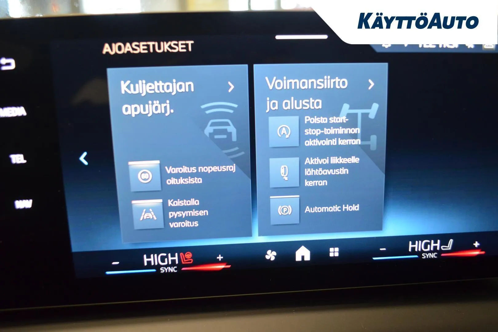 BMW 120 ZPX-674 carousel image