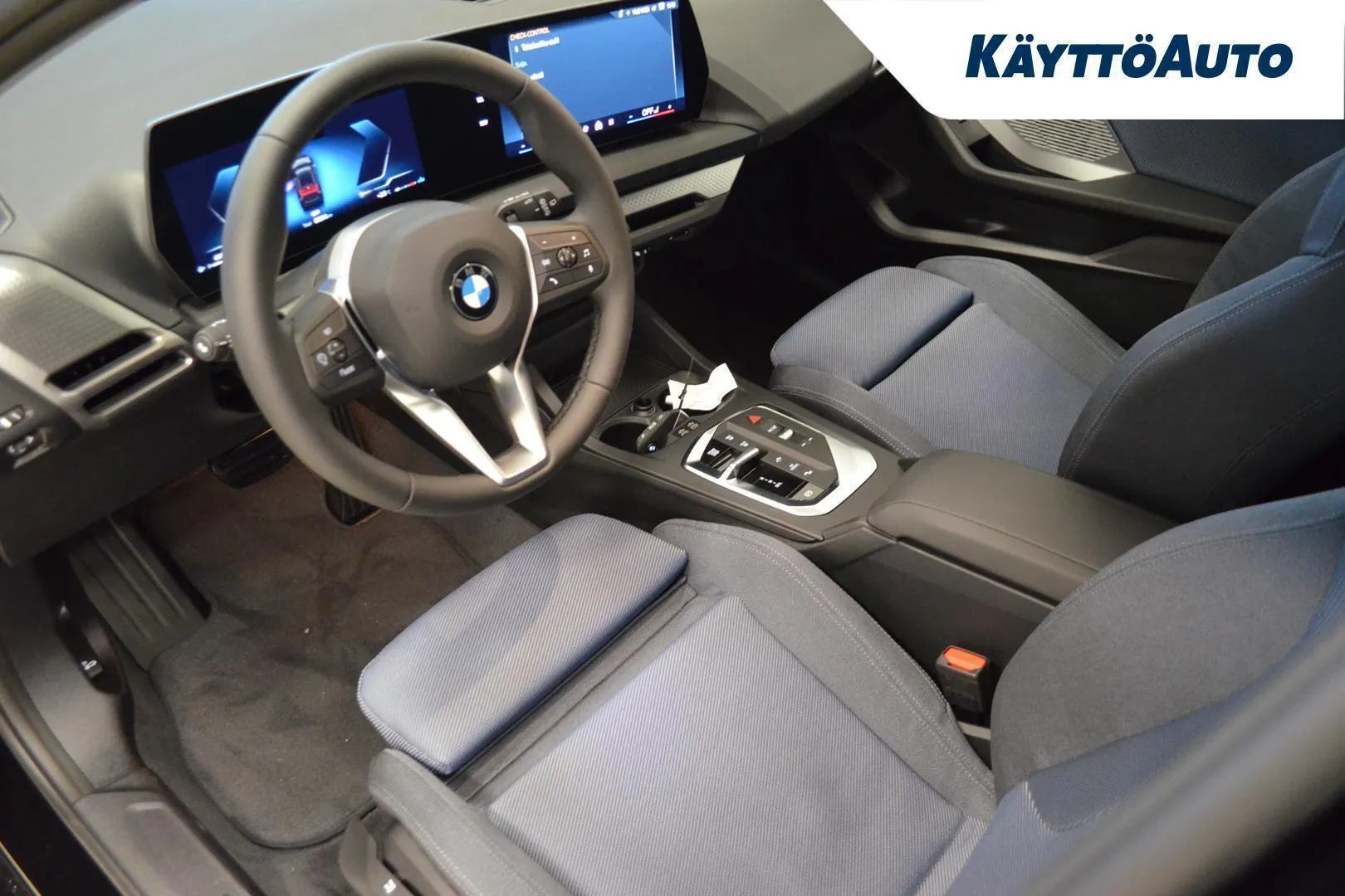 BMW 120 ZPX-674 carousel image