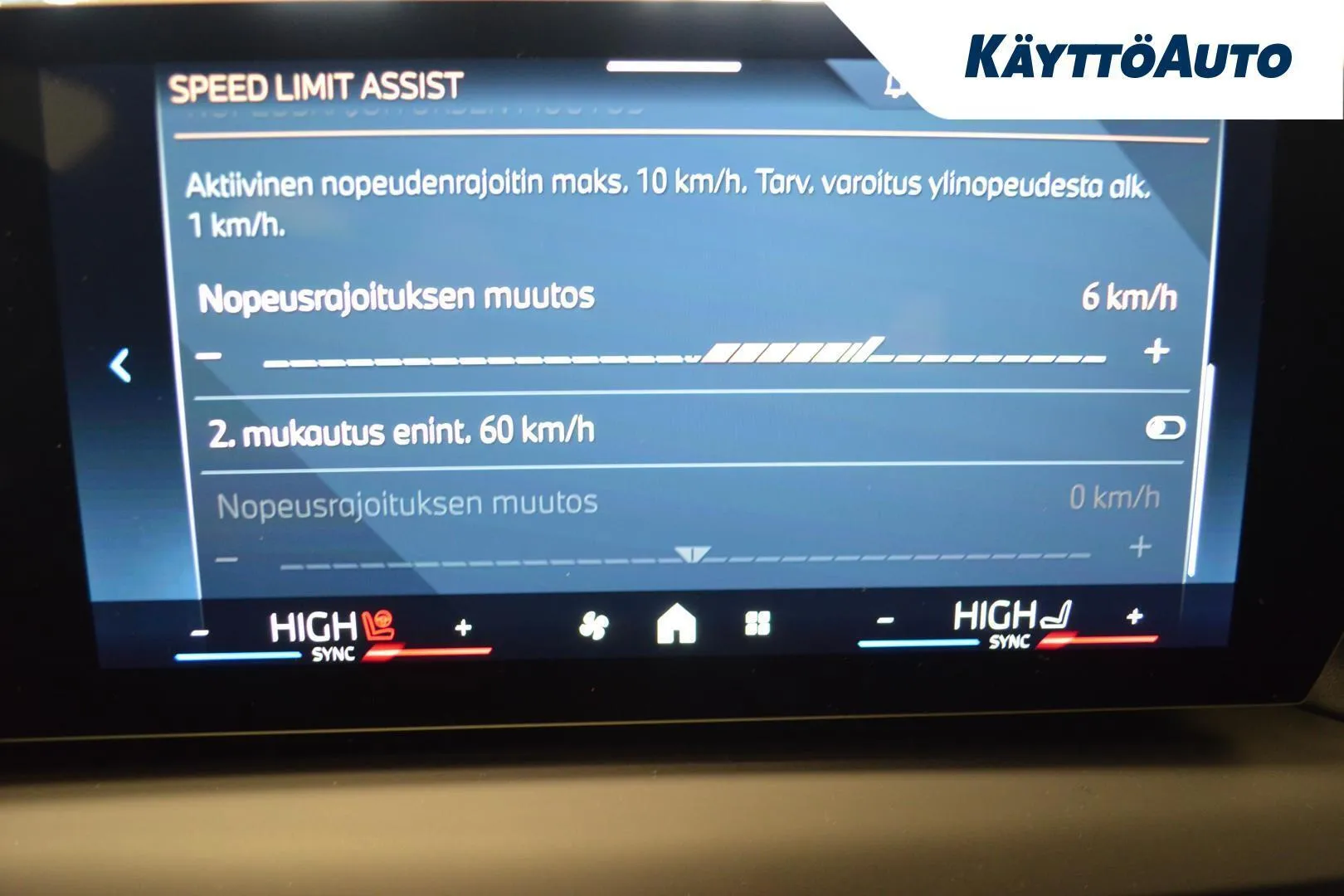 BMW 120 ZPX-674 carousel image