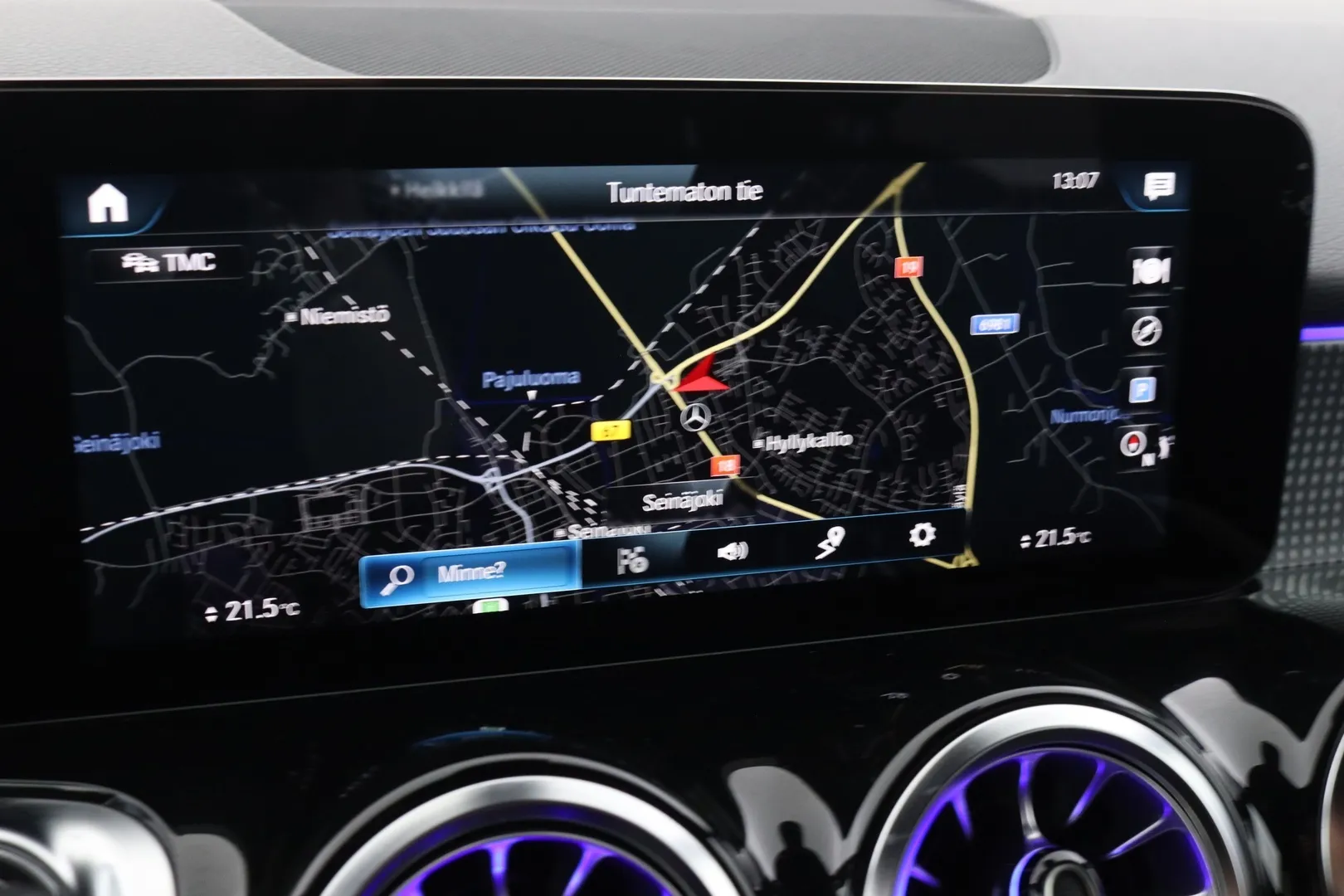 Mercedes-Benz GLB CPJ-598 carousel image
