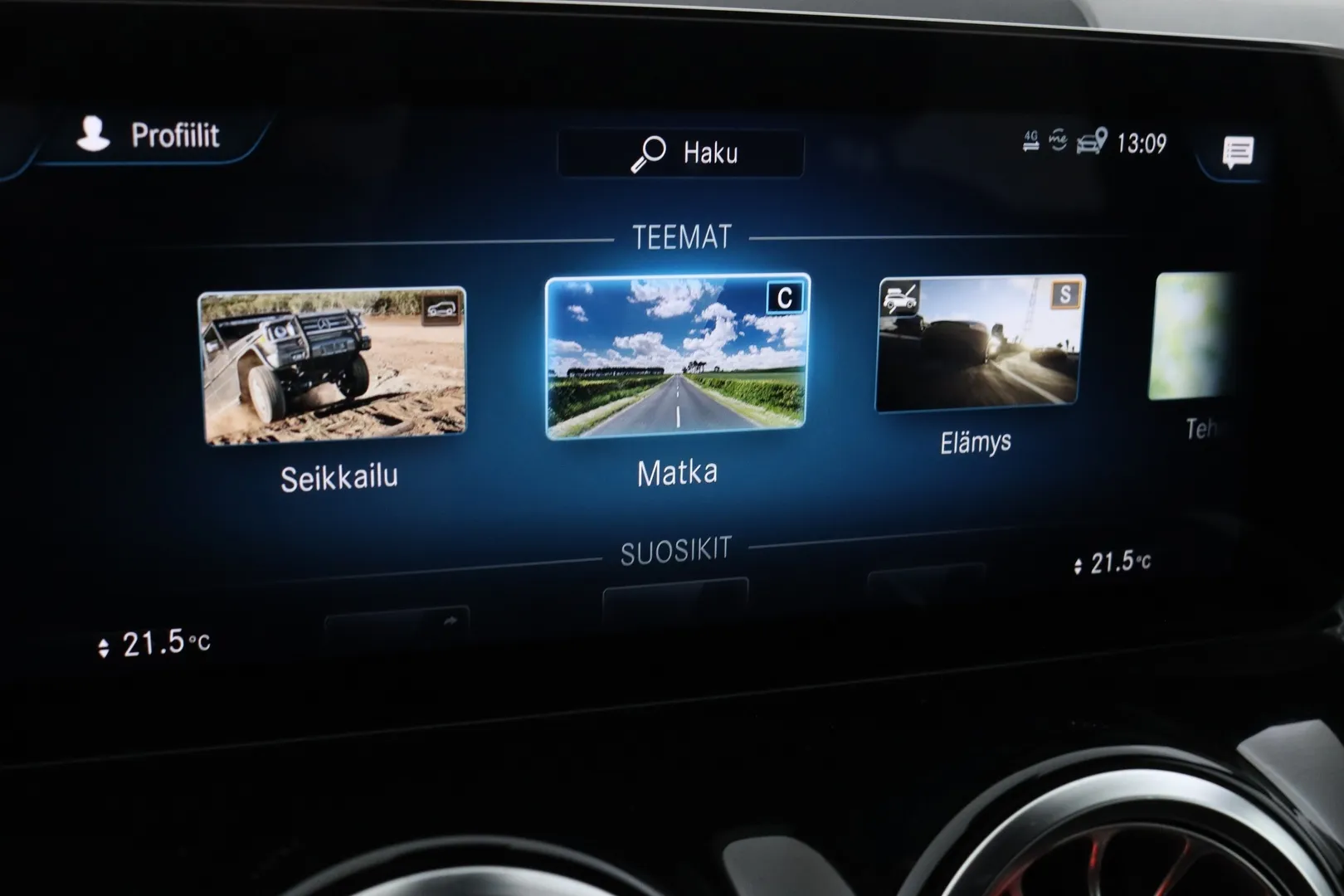 Mercedes-Benz GLB CPJ-598 carousel image