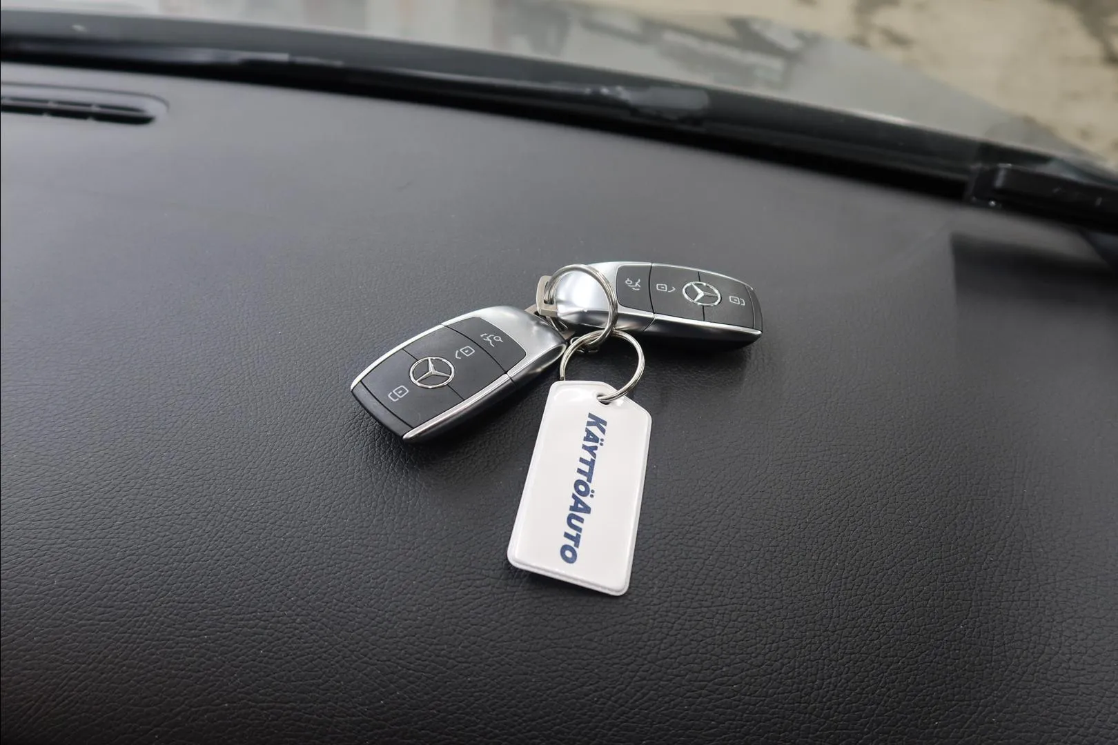 Mercedes-Benz A COO-892 carousel image