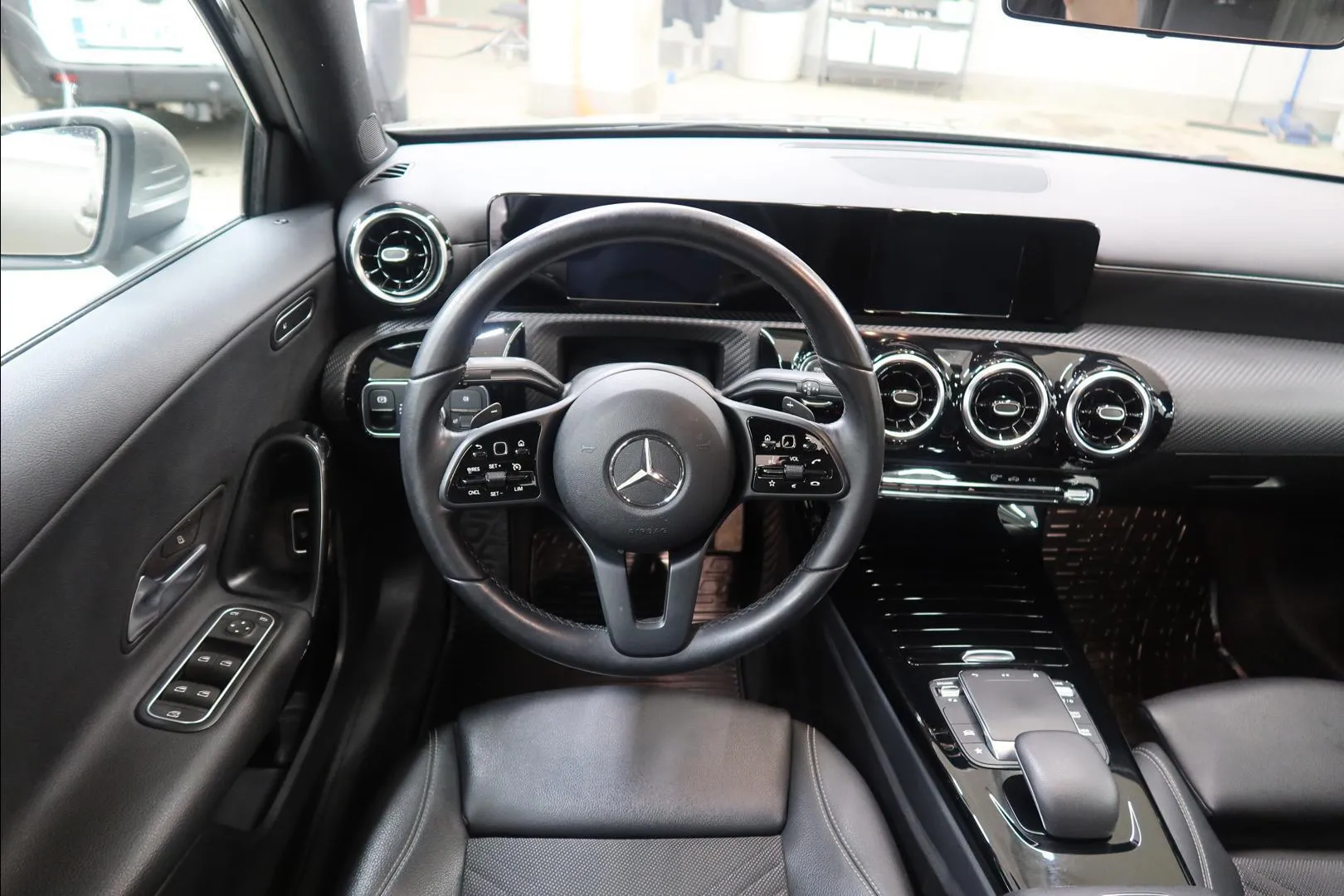 Mercedes-Benz A COO-892 carousel image