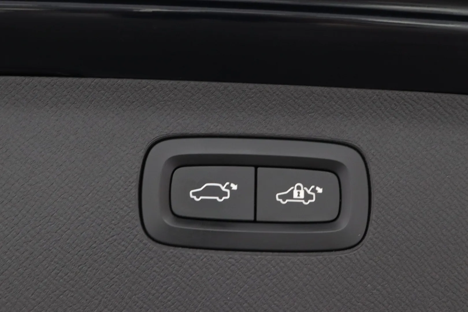 Volvo XC90 YXV-436 carousel image