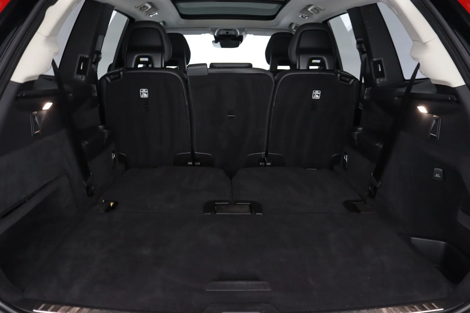 Volvo XC90 YXV-436 carousel image