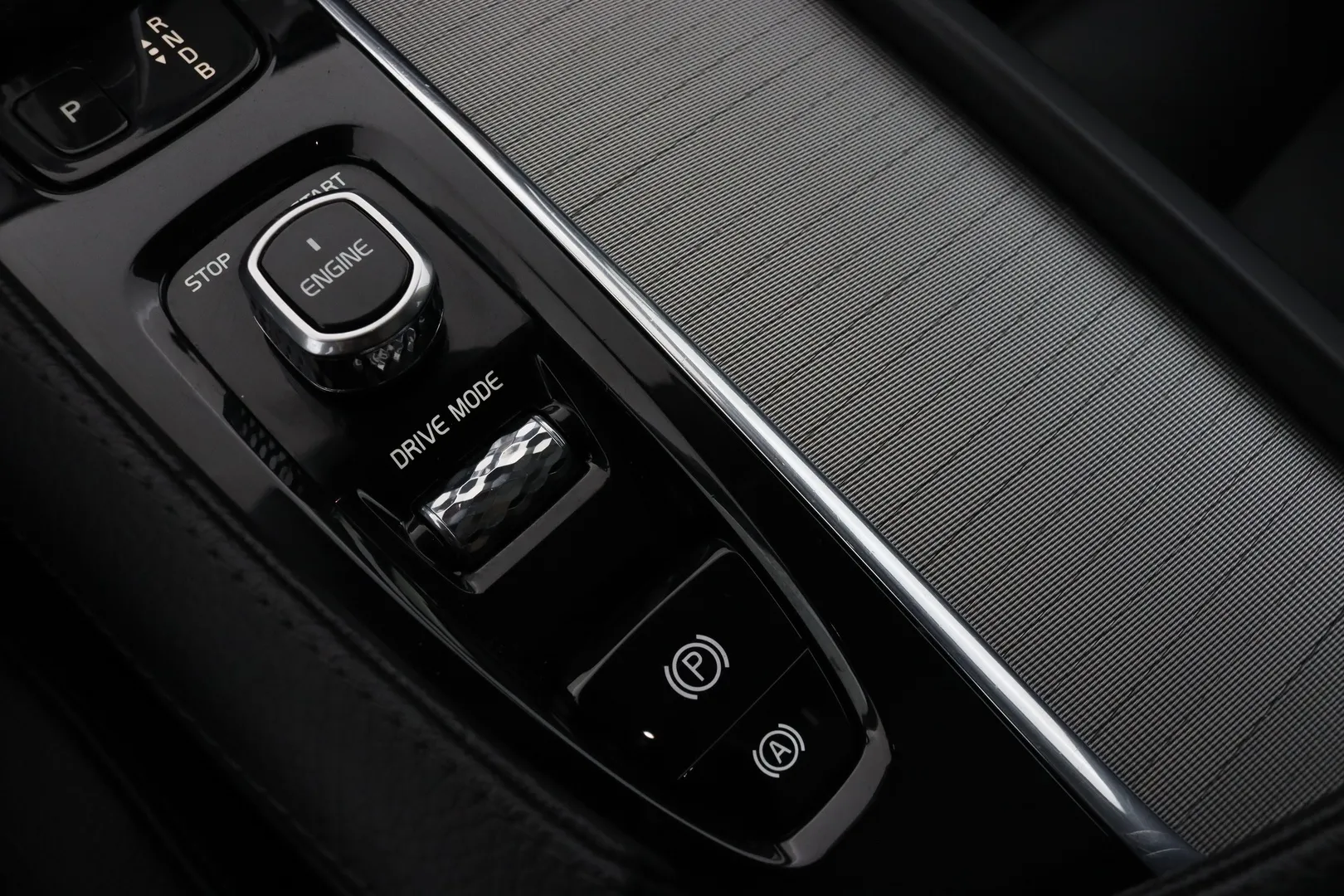 Volvo XC90 YXV-436 carousel image