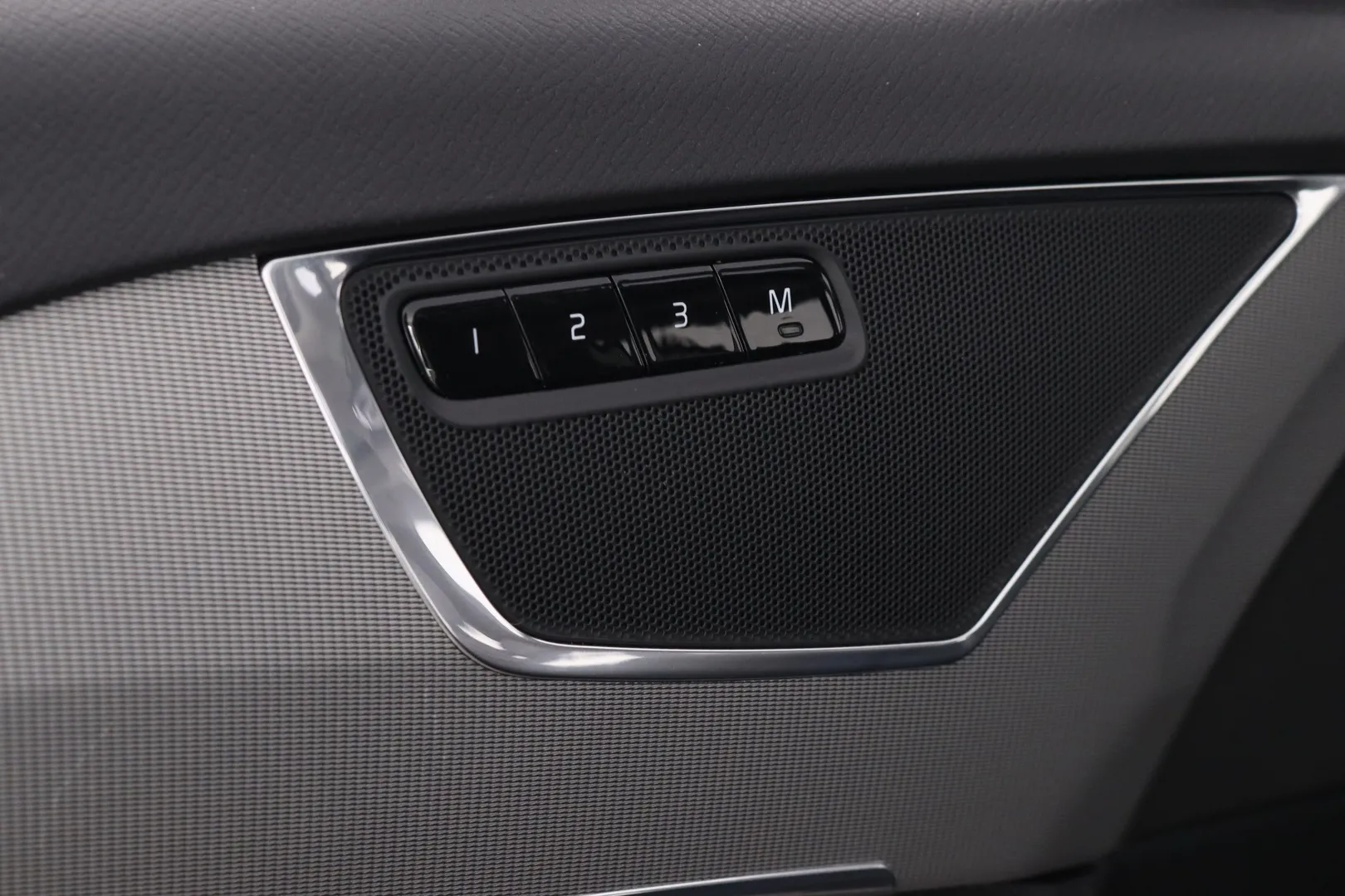 Volvo XC90 YXV-436 carousel image