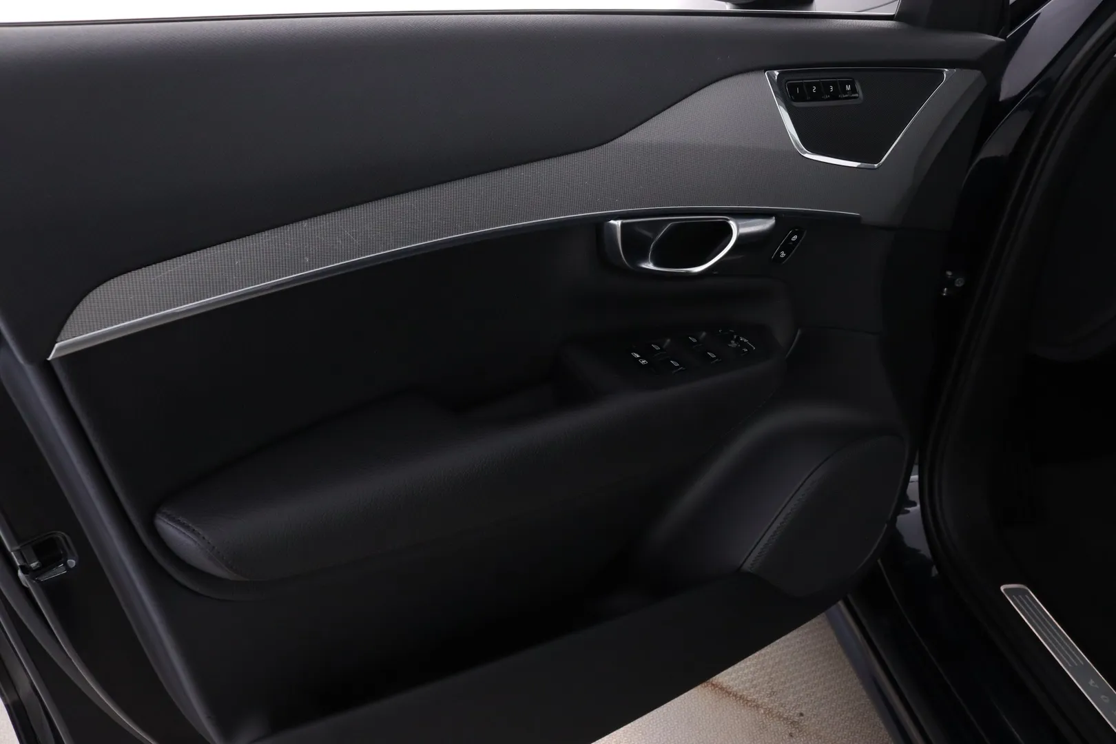 Volvo XC90 YXV-436 carousel image