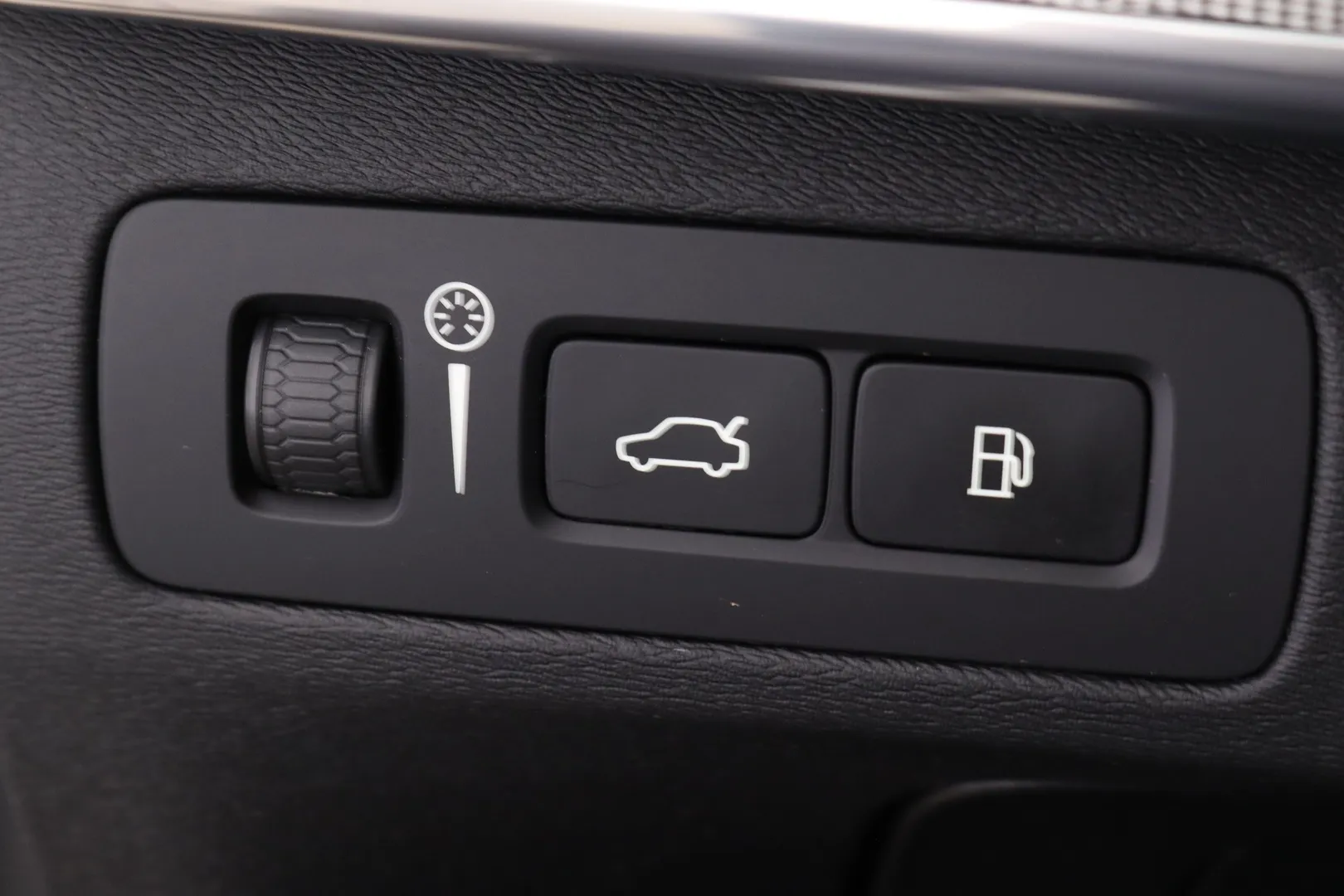 Volvo XC90 YXV-436 carousel image