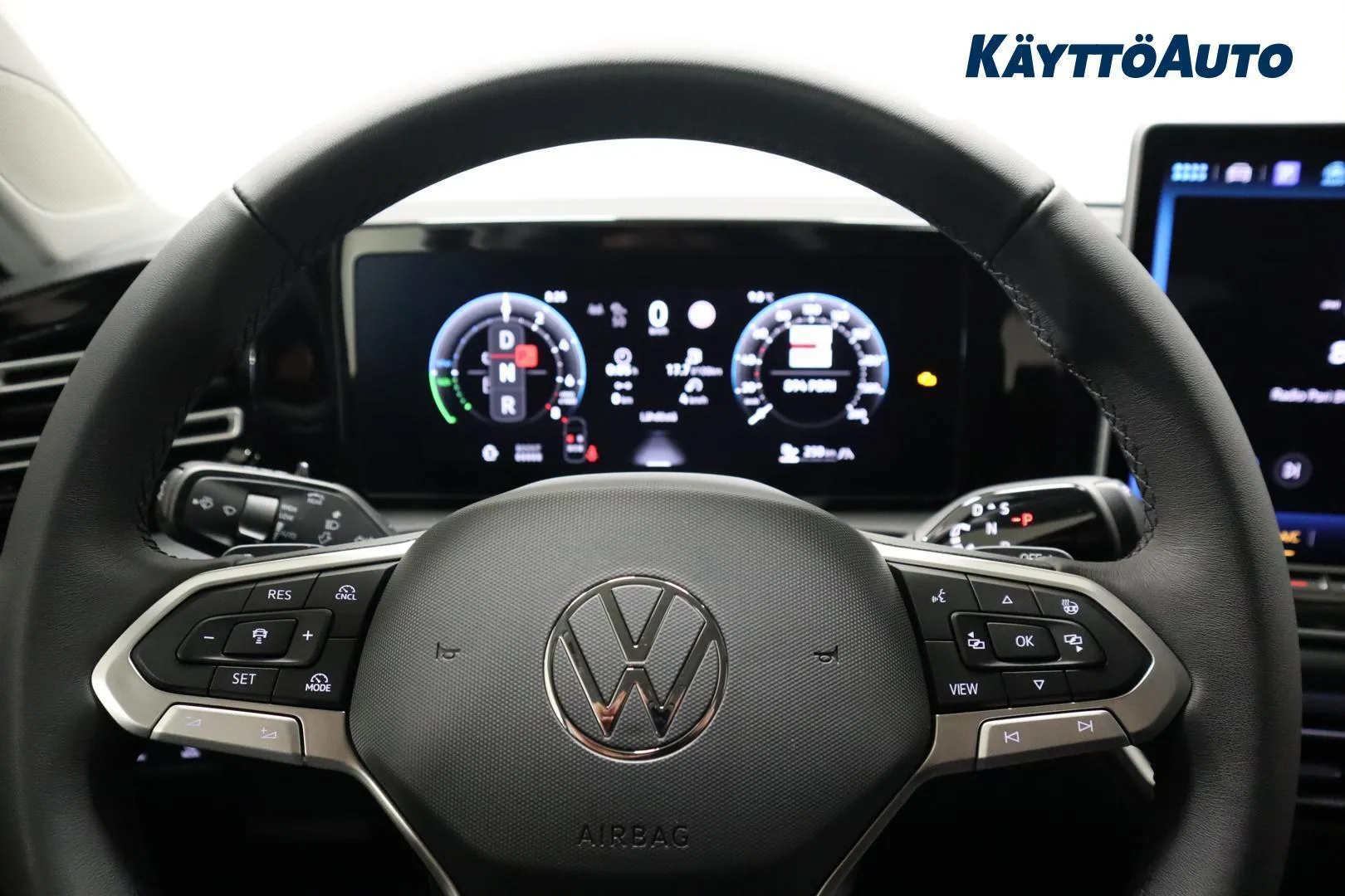 Volkswagen Tiguan ZRB-410 carousel image