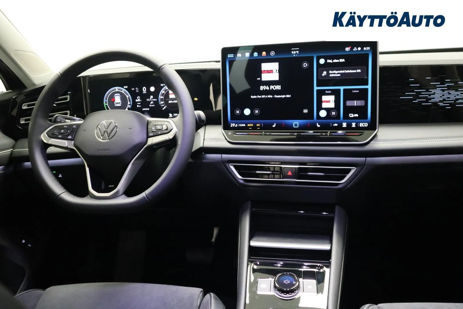 Volkswagen Tiguan ZRB-410 carousel image