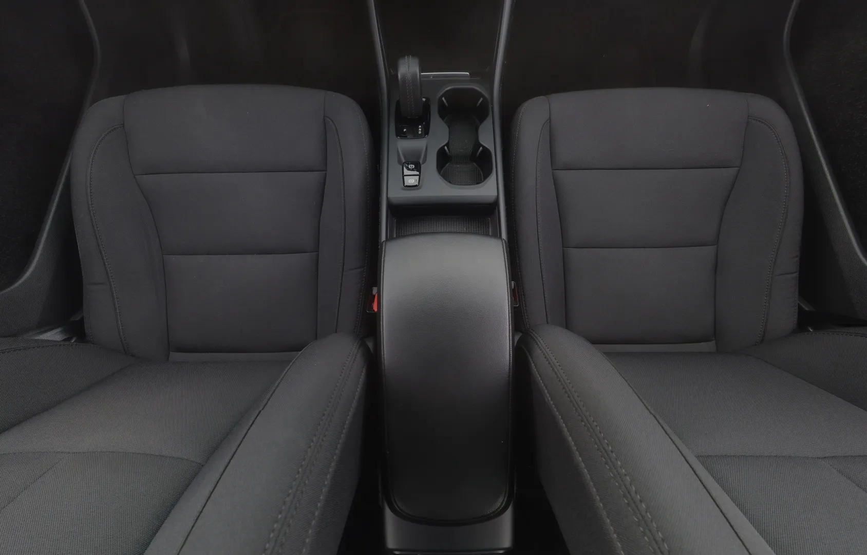 Volvo XC40 NME-696 carousel image