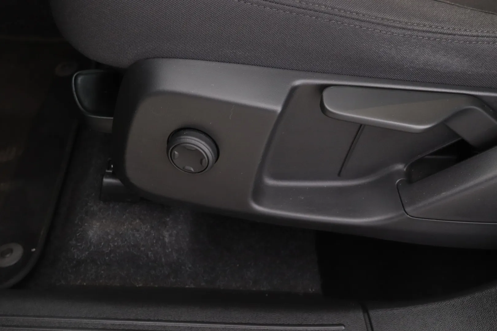 Volvo XC40 NME-696 carousel image