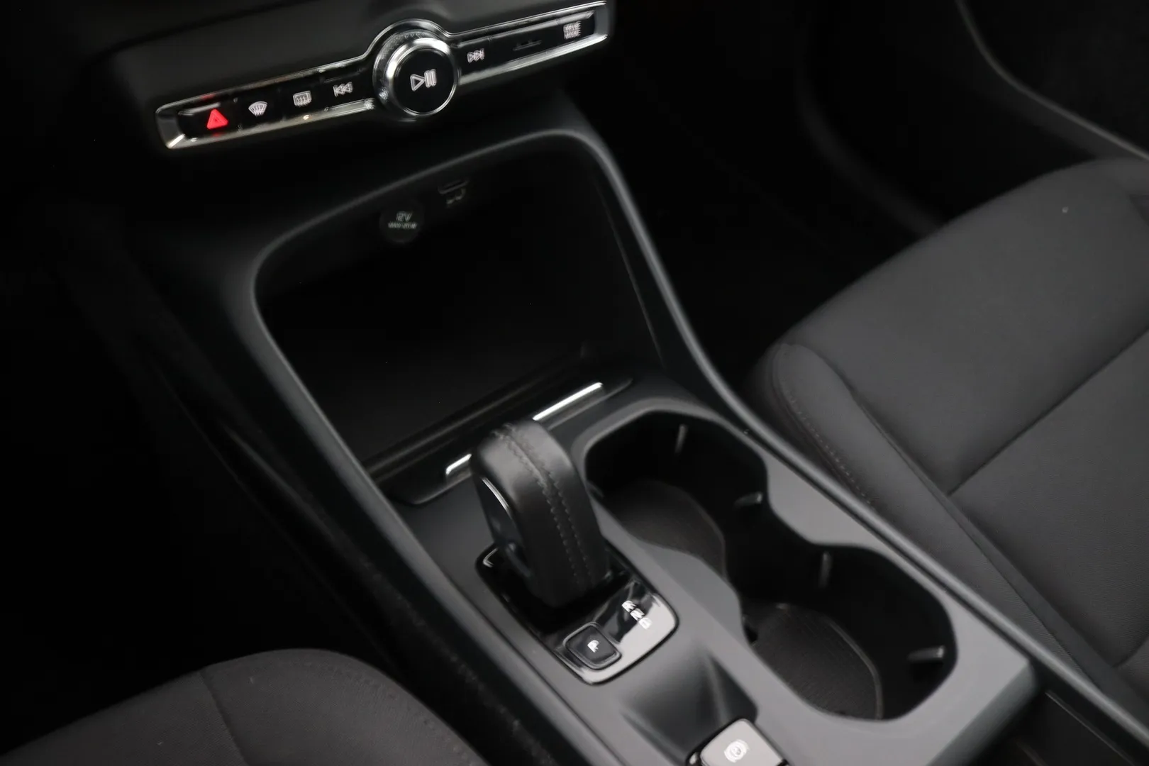 Volvo XC40 NME-696 carousel image