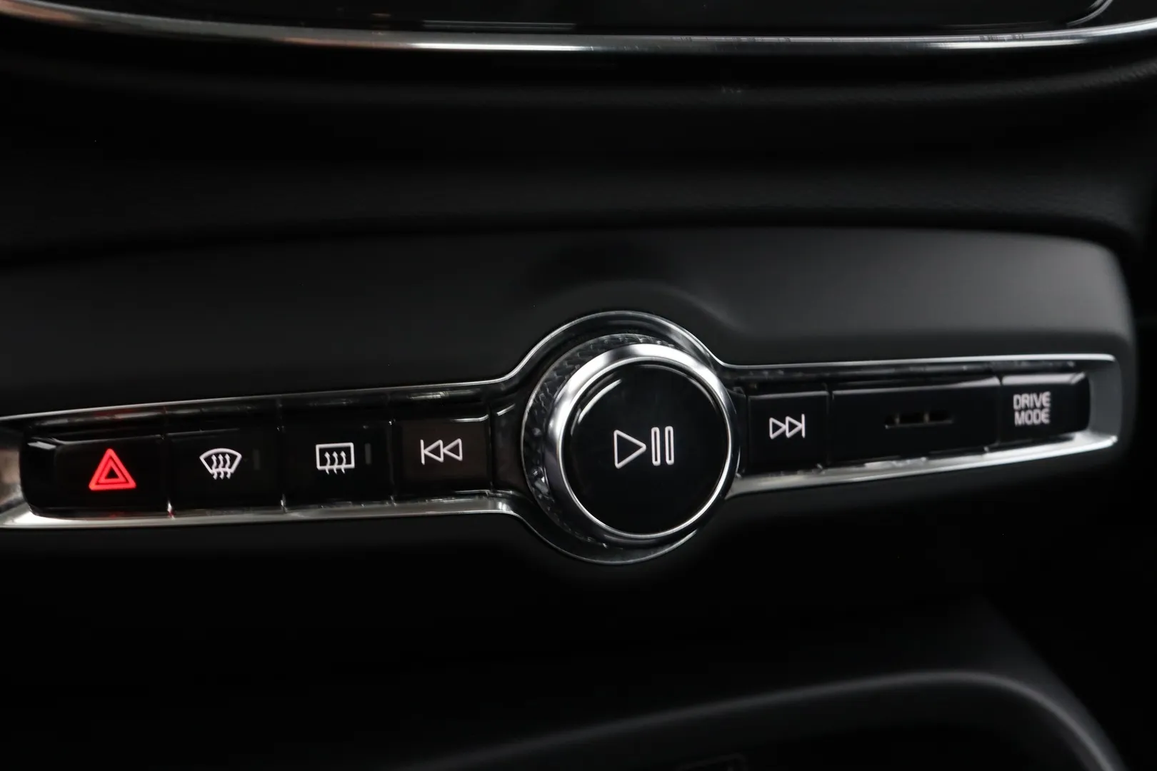 Volvo XC40 NME-696 carousel image