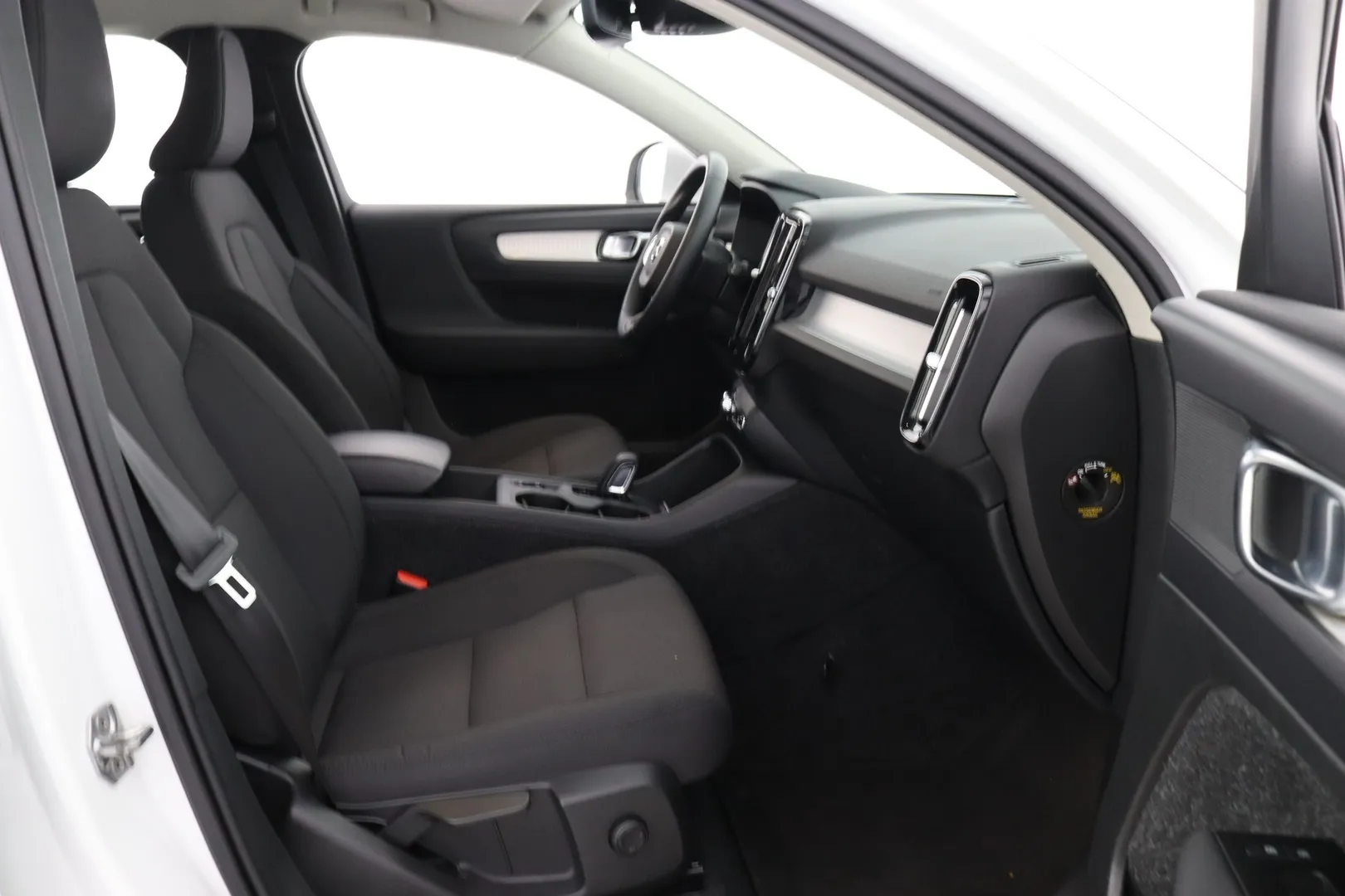 Volvo XC40 NME-696 carousel image